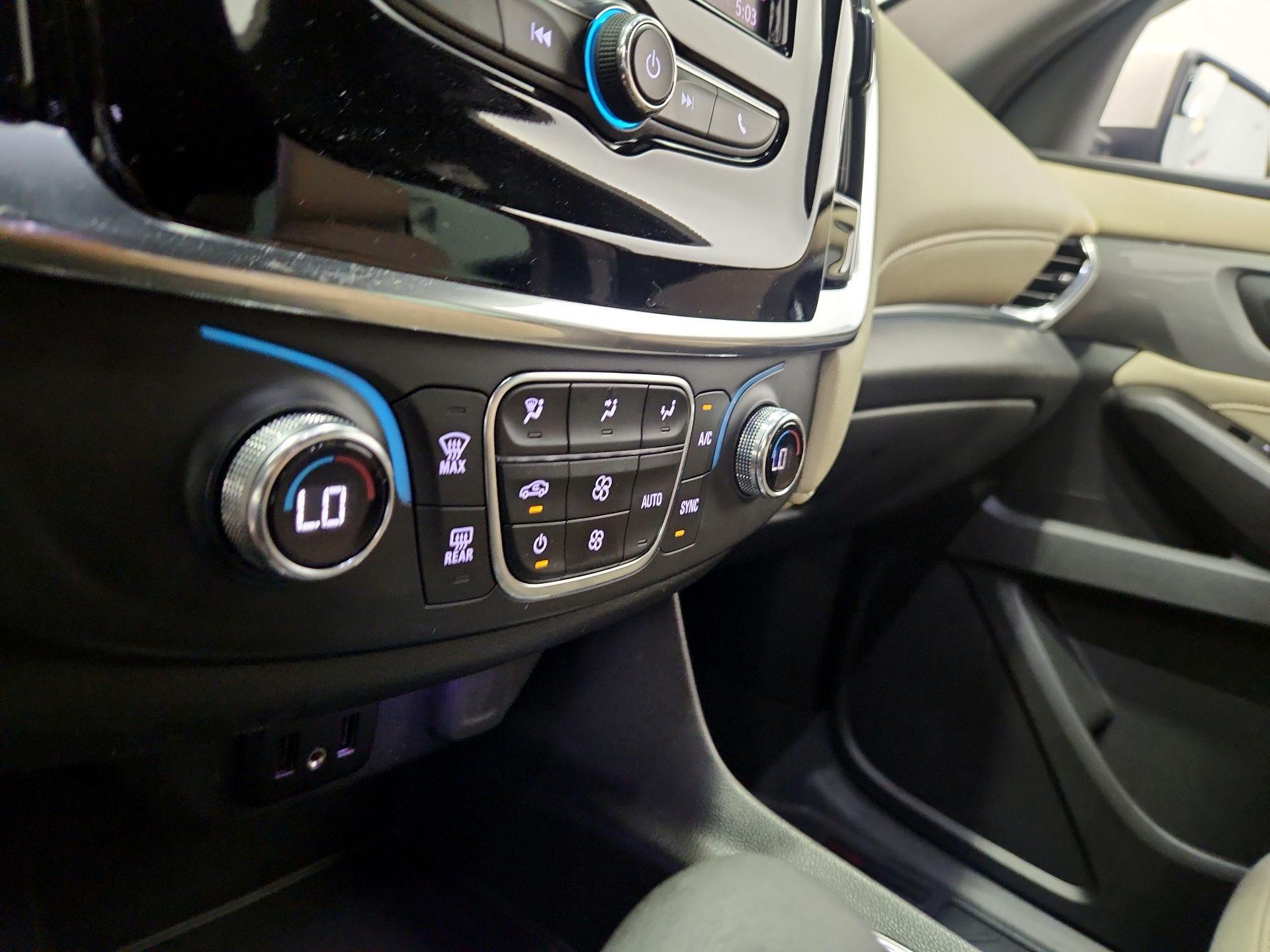 Thumbnail: 2023 Chevrolet Traverse - 16