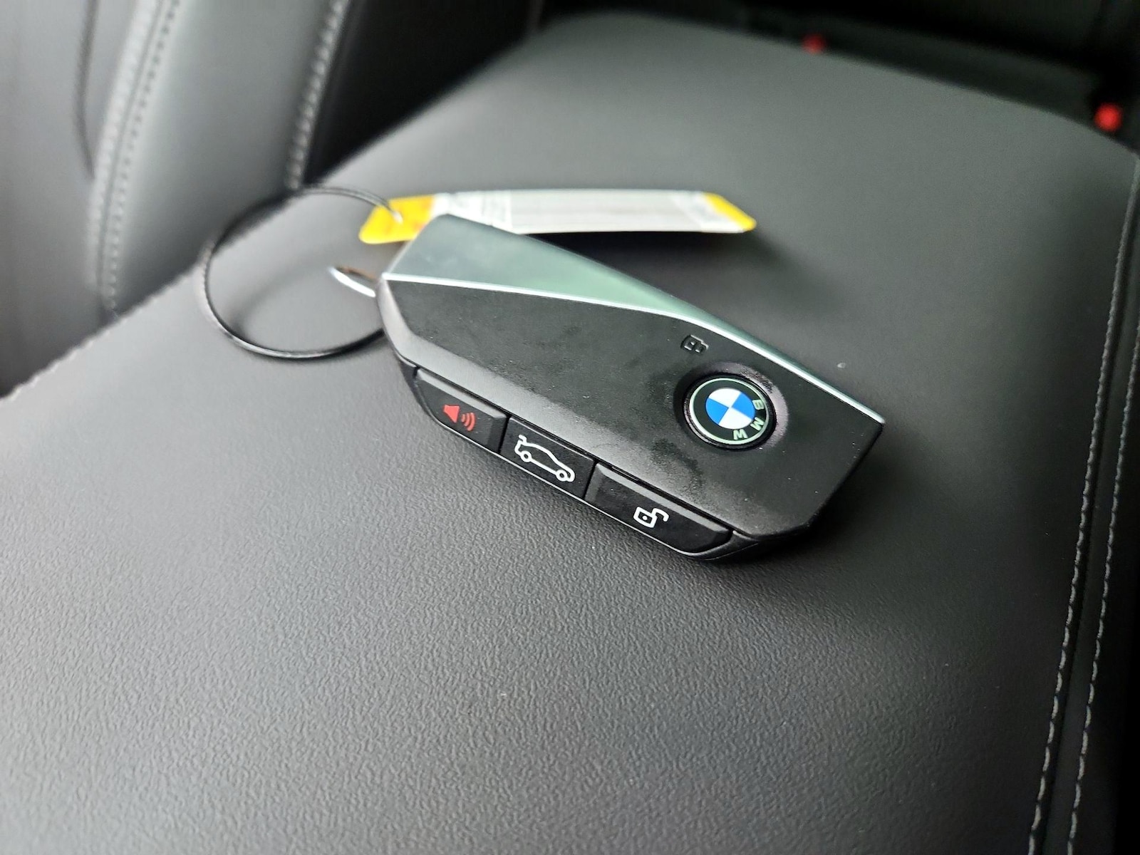 2026 BMW X3 30 - Photo 24