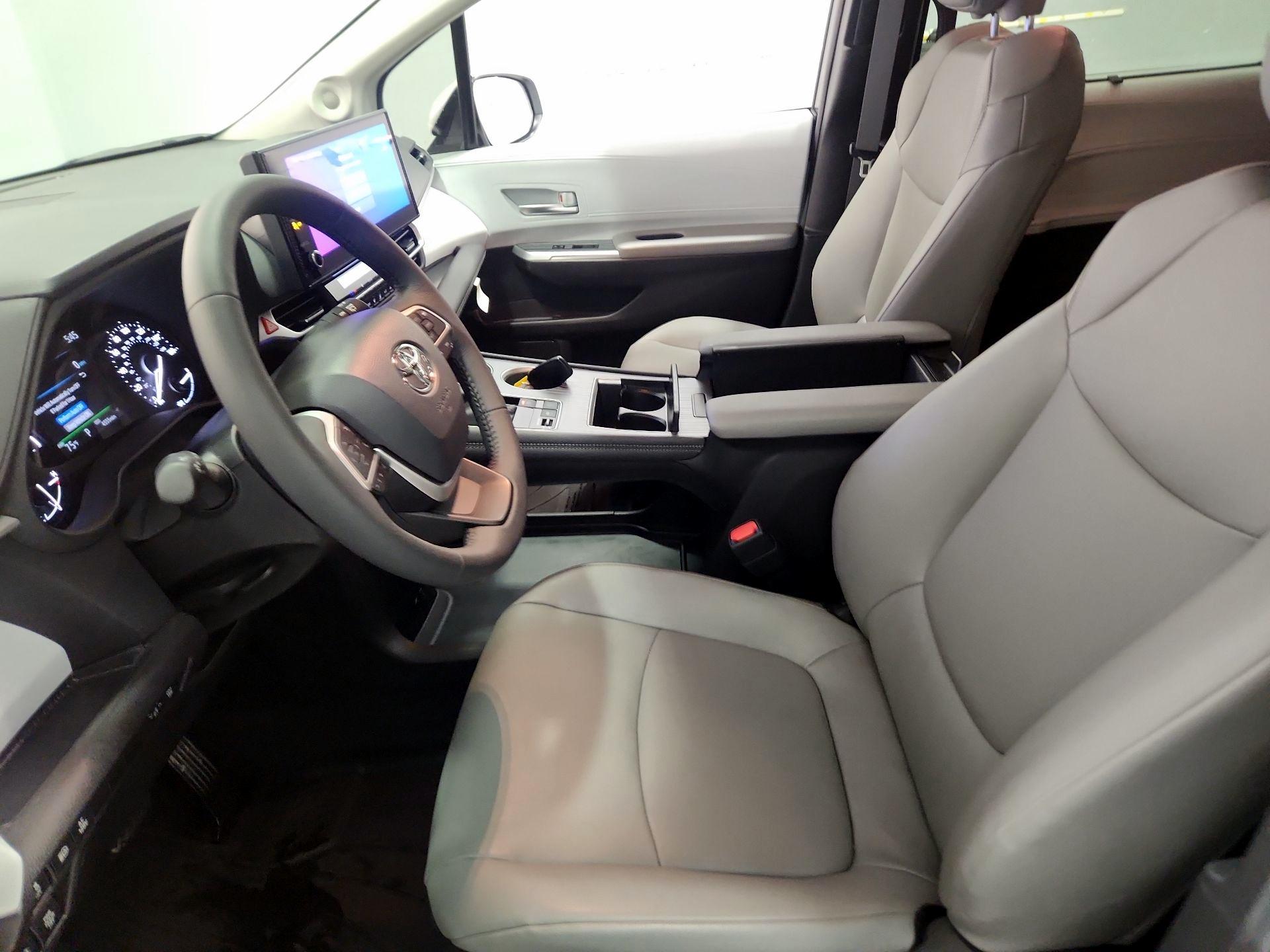 Thumbnail: 2025 Toyota Sienna - 11