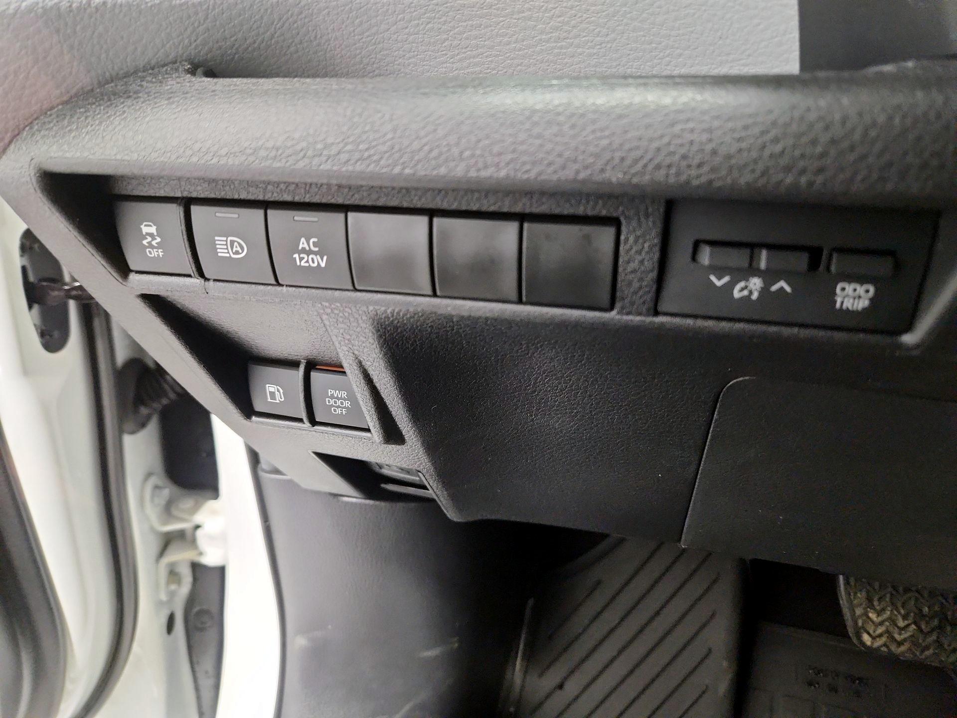 Thumbnail: 2025 Toyota Sienna - 13