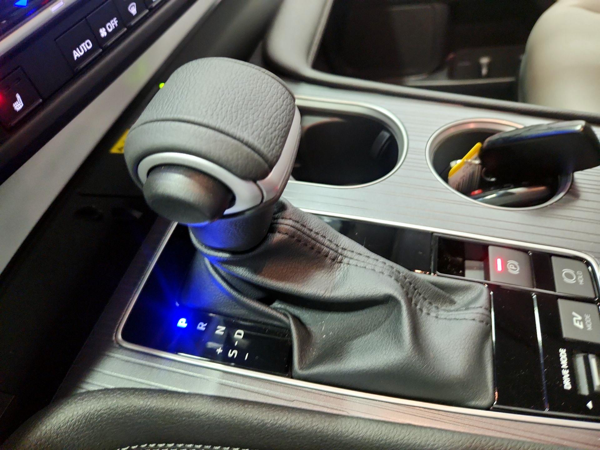 Thumbnail: 2025 Toyota Sienna - 17