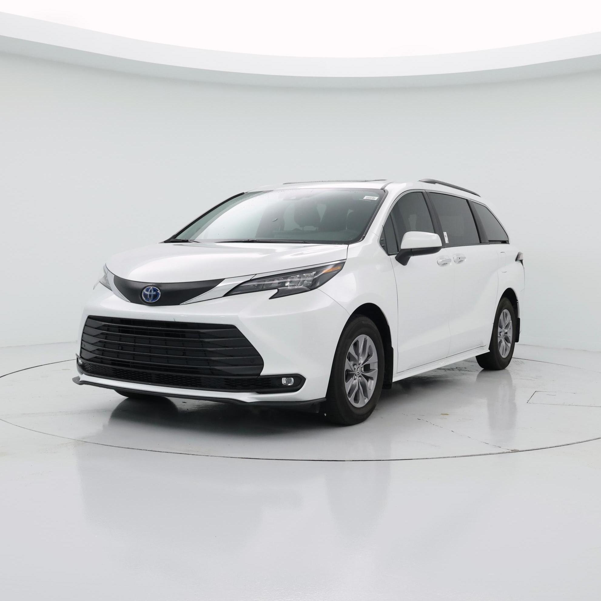 Thumbnail: 2025 Toyota Sienna - 4