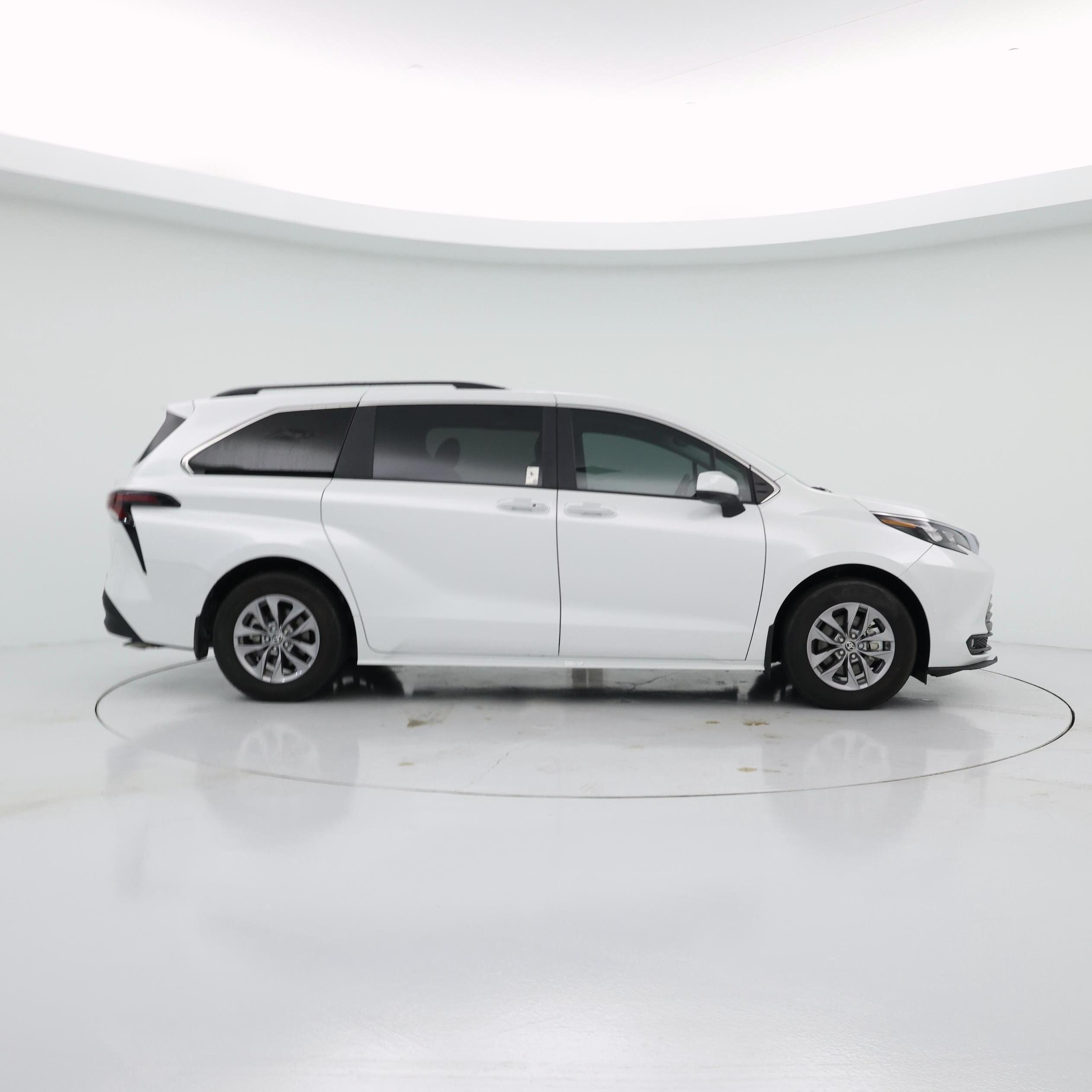 Thumbnail: 2025 Toyota Sienna - 7