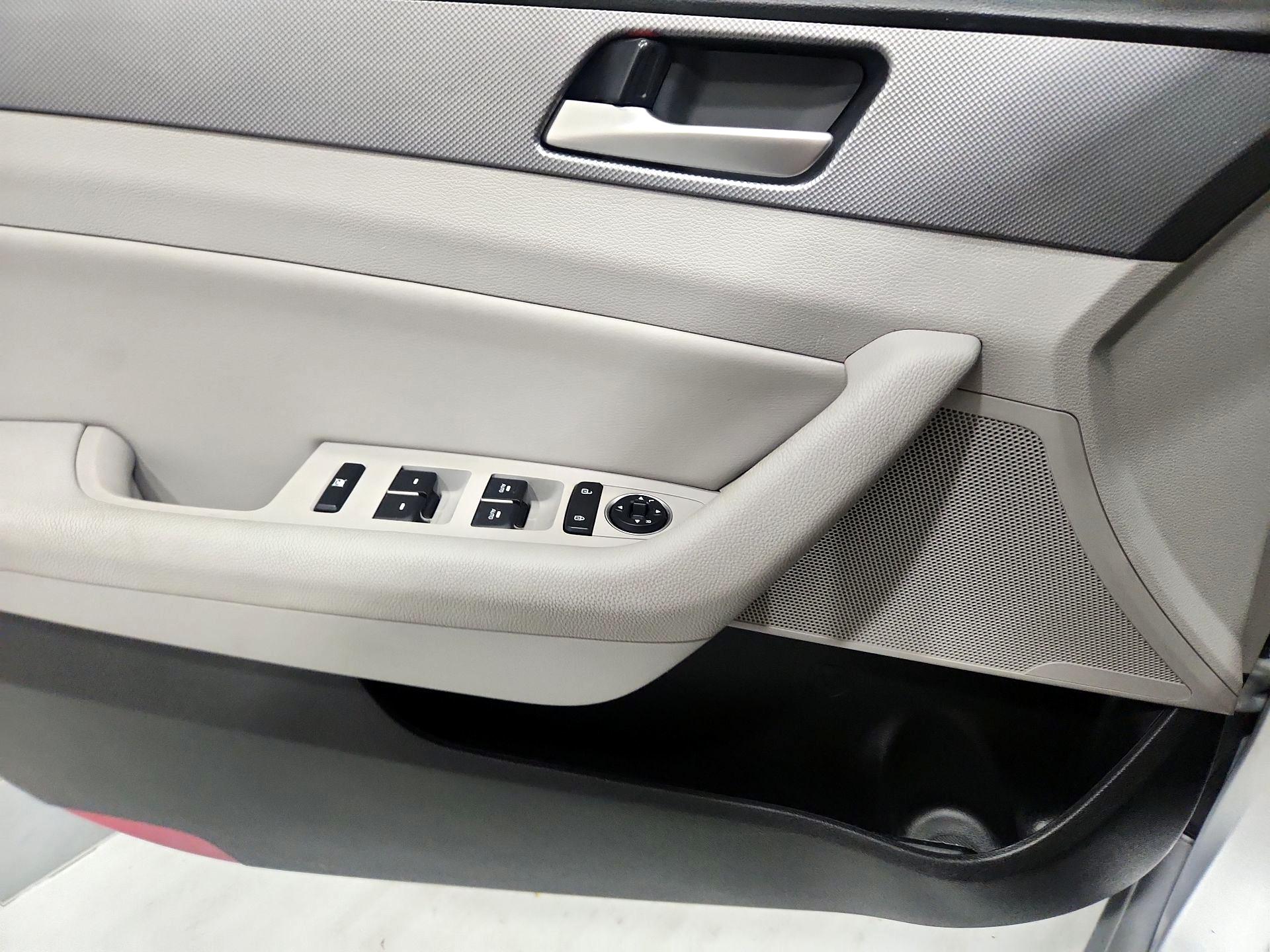 Thumbnail: 2018 Hyundai Sonata - 12