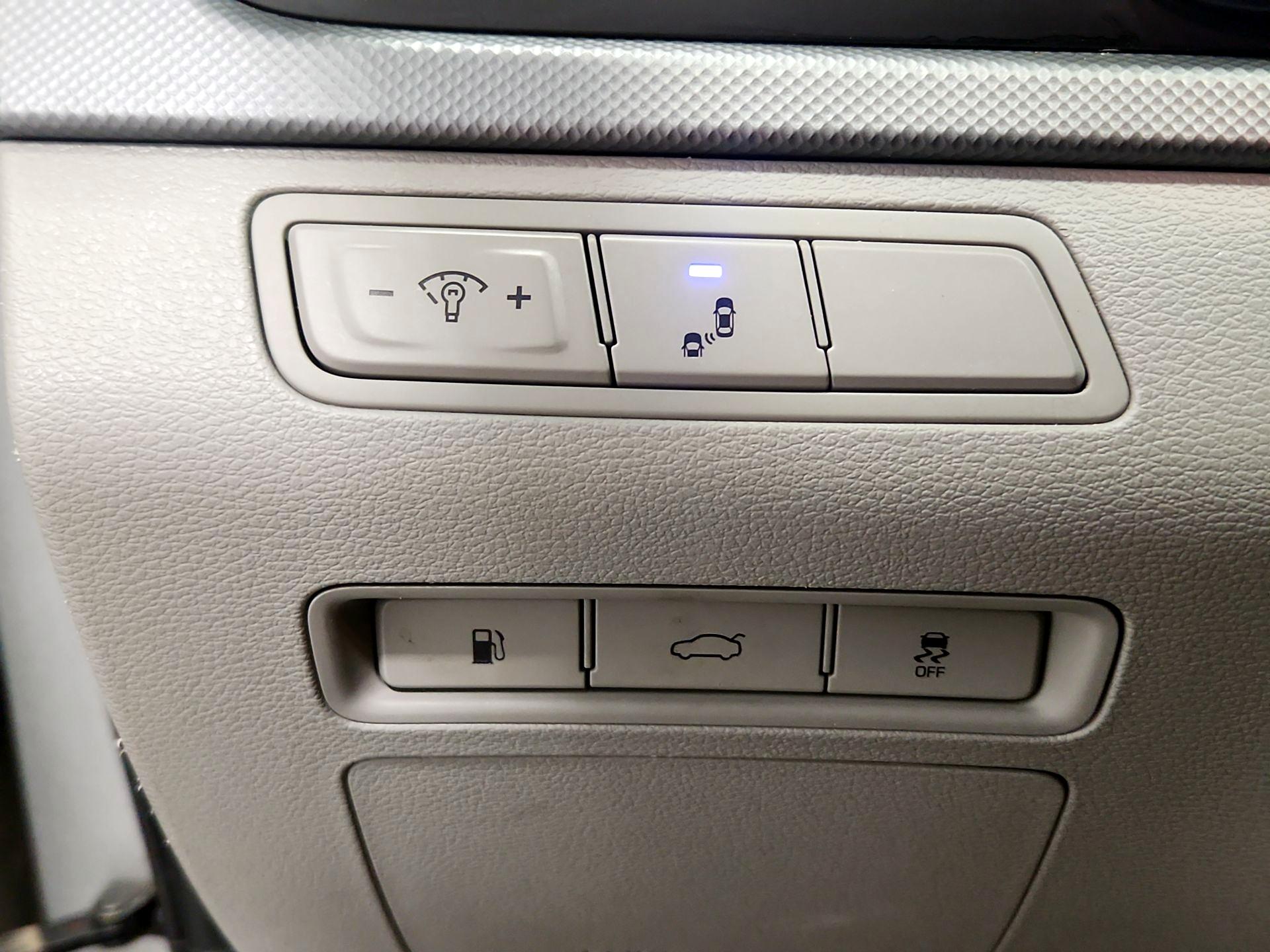 Thumbnail: 2018 Hyundai Sonata - 13