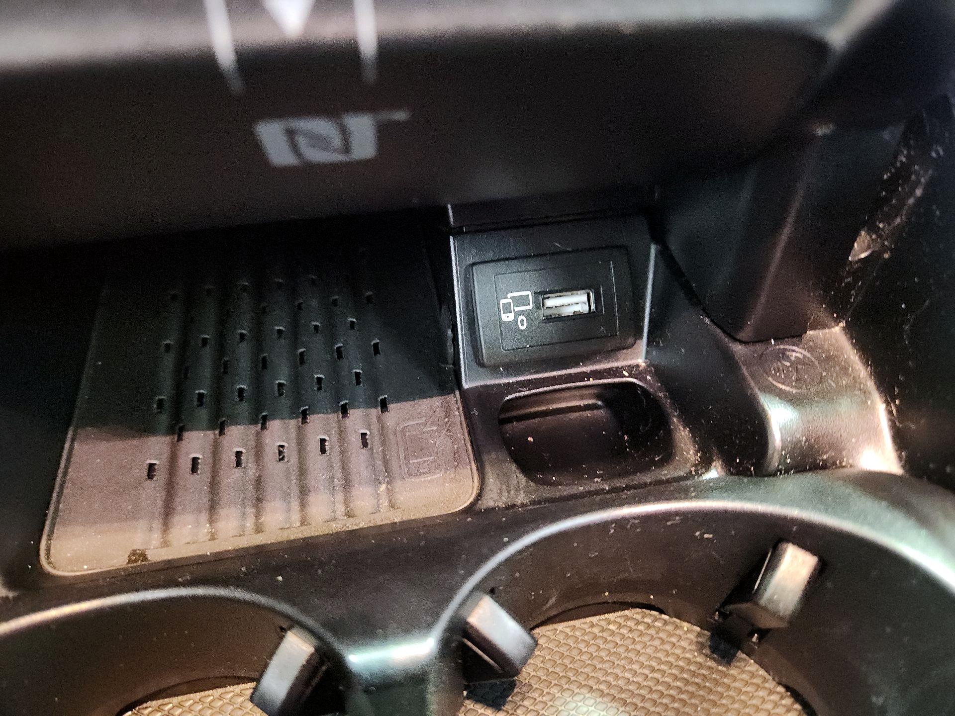 Thumbnail: 2020 Mercedes-Benz E-Class - 18