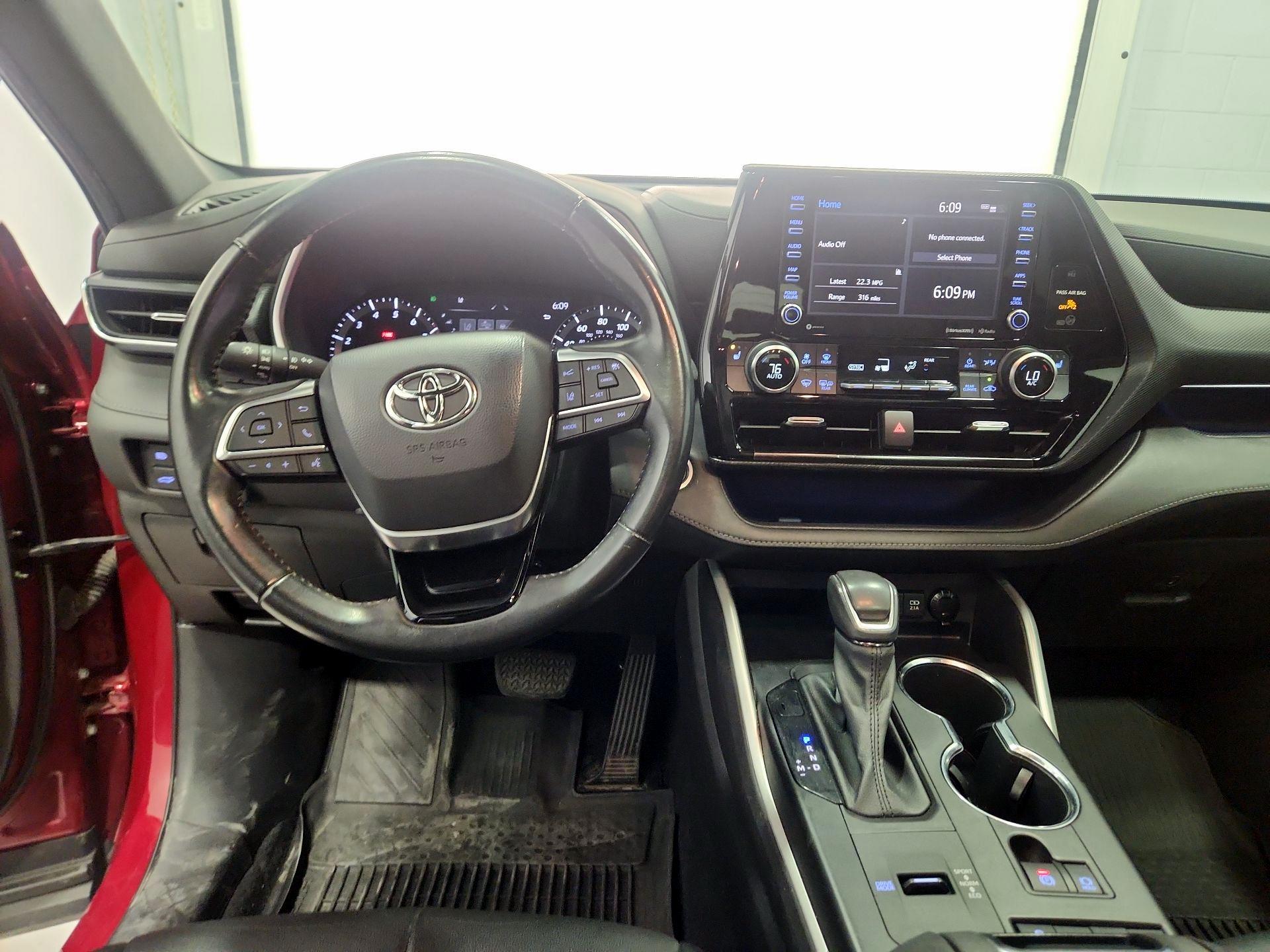 Thumbnail: 2021 Toyota Highlander - 9