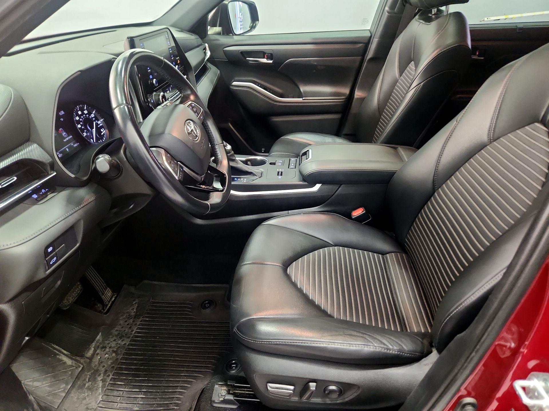 Thumbnail: 2021 Toyota Highlander - 11