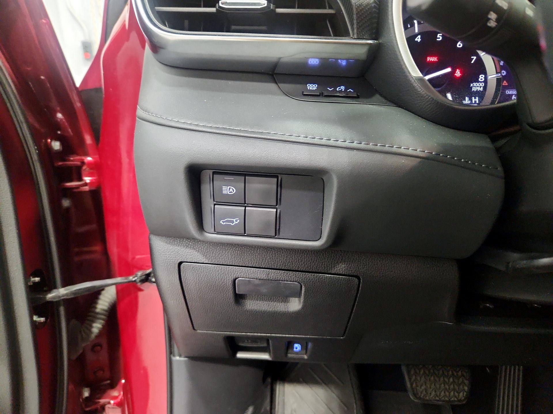 Thumbnail: 2021 Toyota Highlander - 13