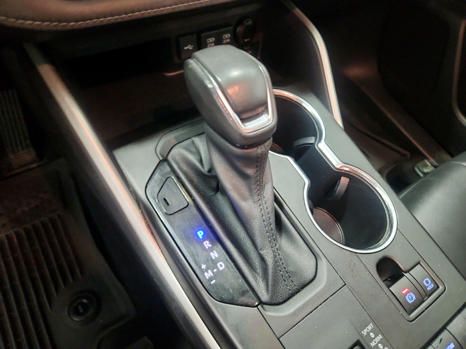 Thumbnail: 2021 Toyota Highlander - 17