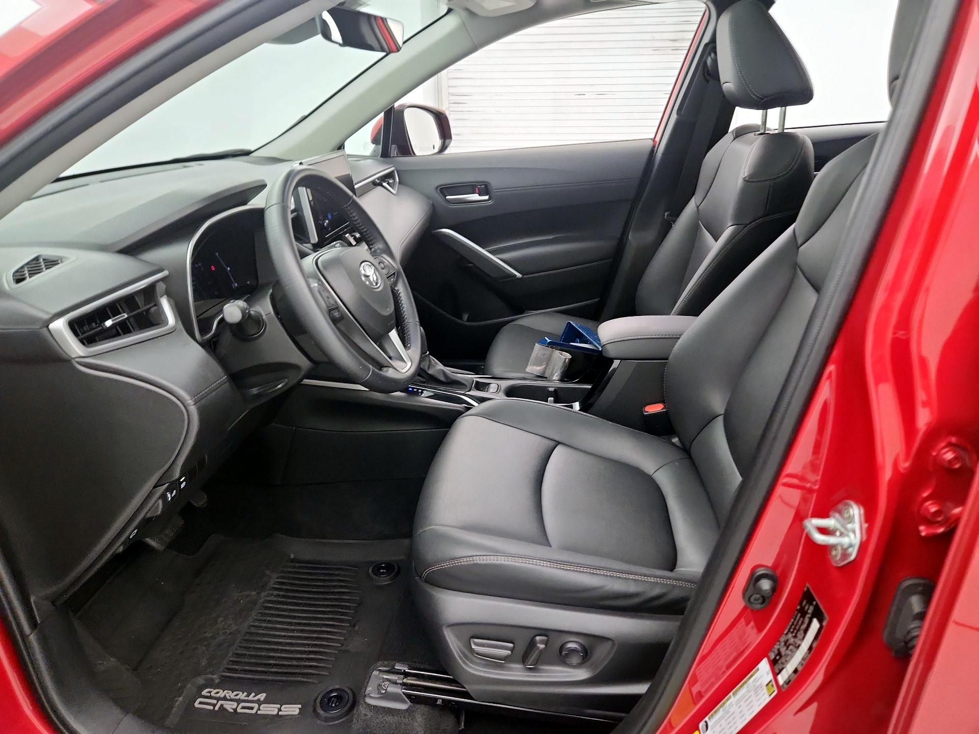 Thumbnail: 2023 Toyota Corolla Cross - 11