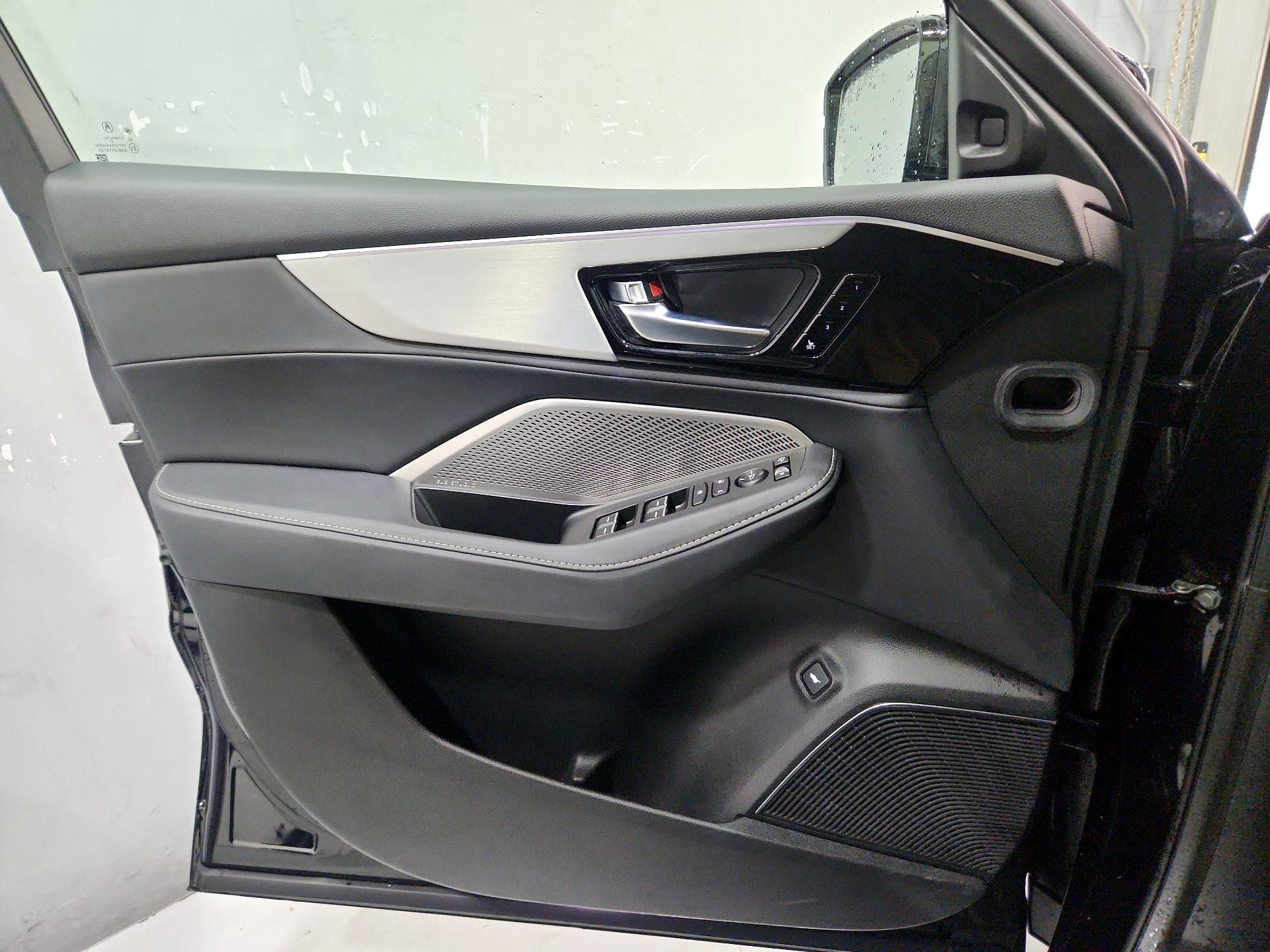 Thumbnail: 2023 Acura MDX - 12