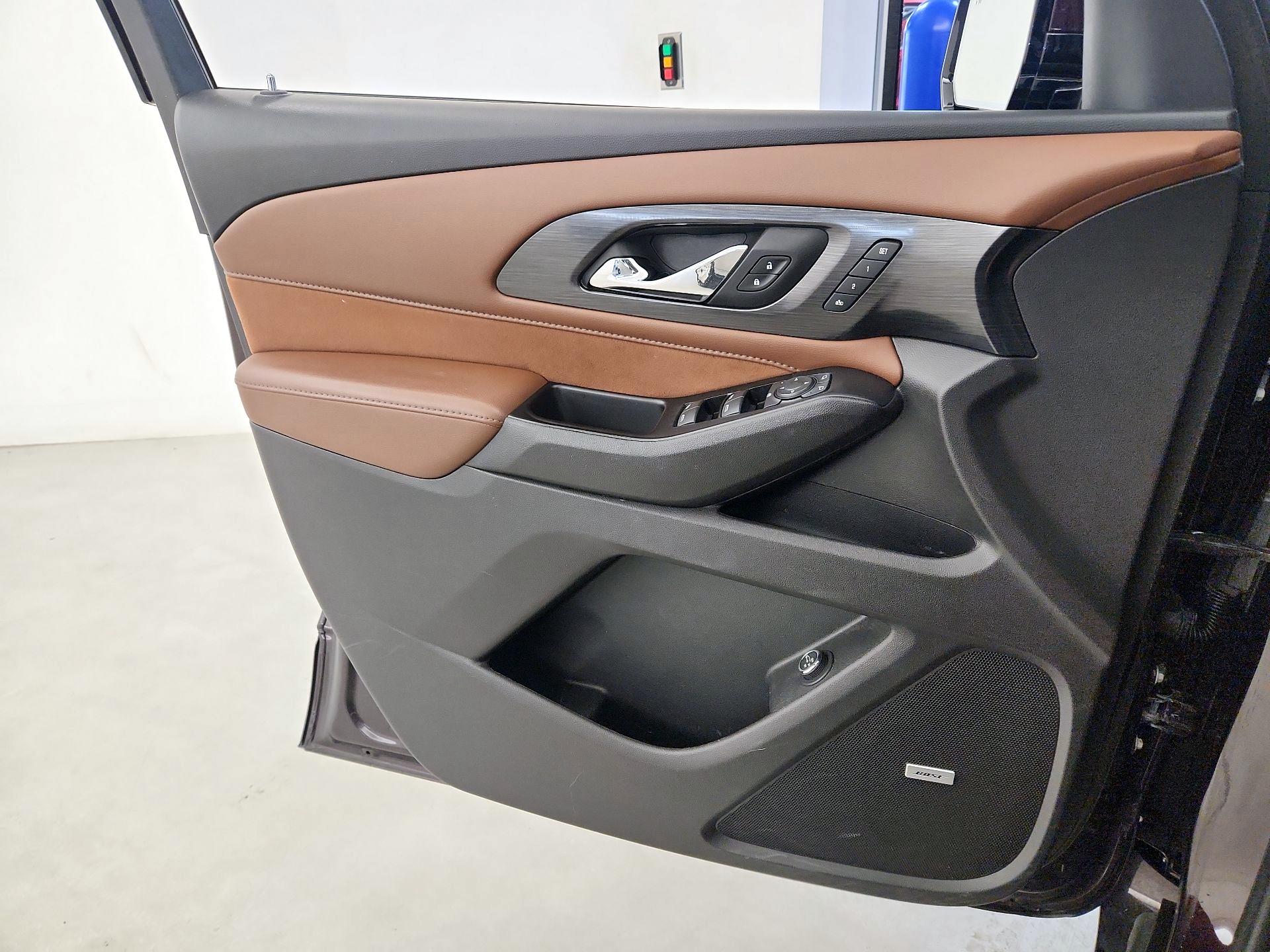 Thumbnail: 2020 Chevrolet Traverse - 12