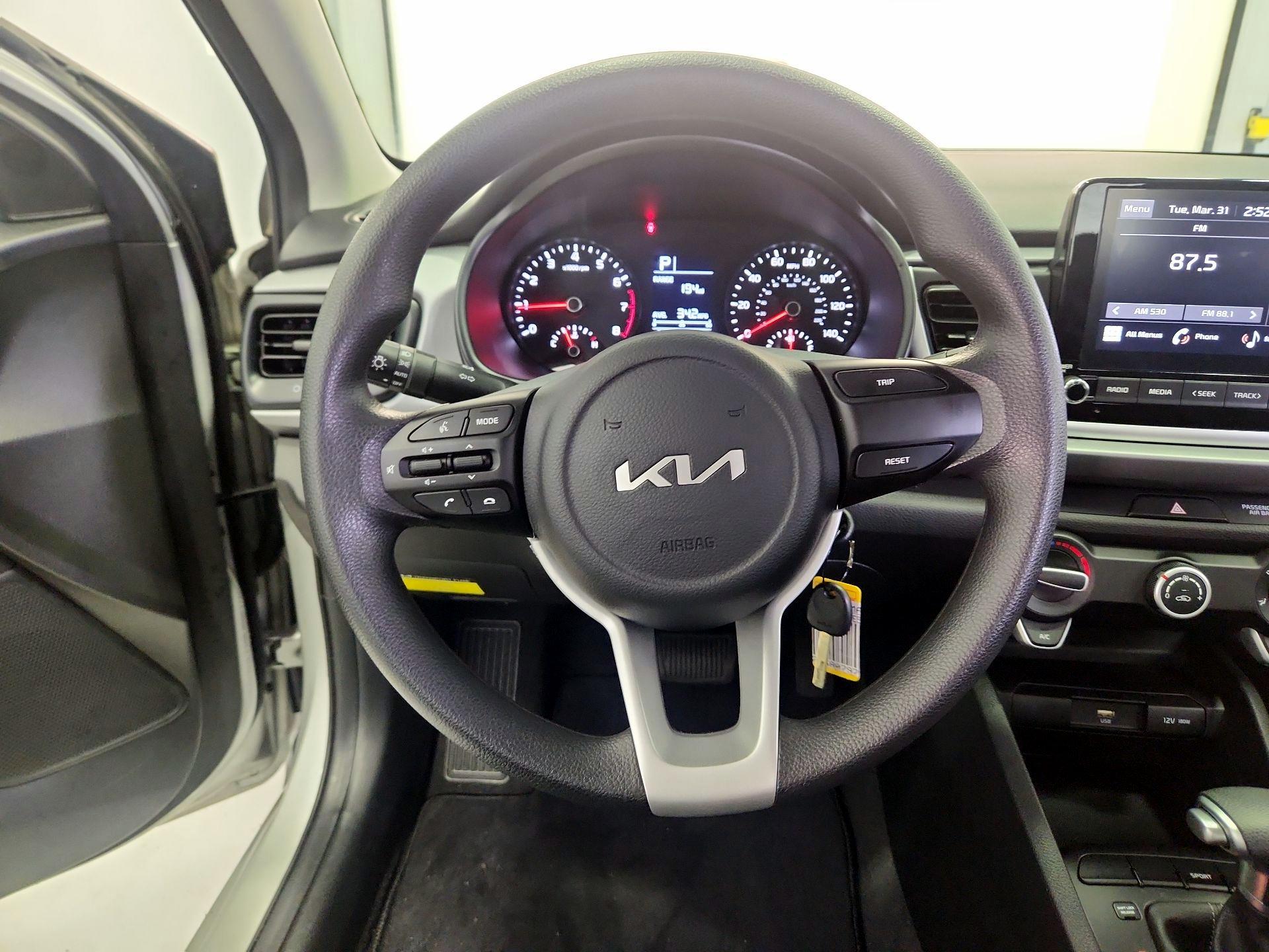 Thumbnail: 2023 Kia Rio - 10