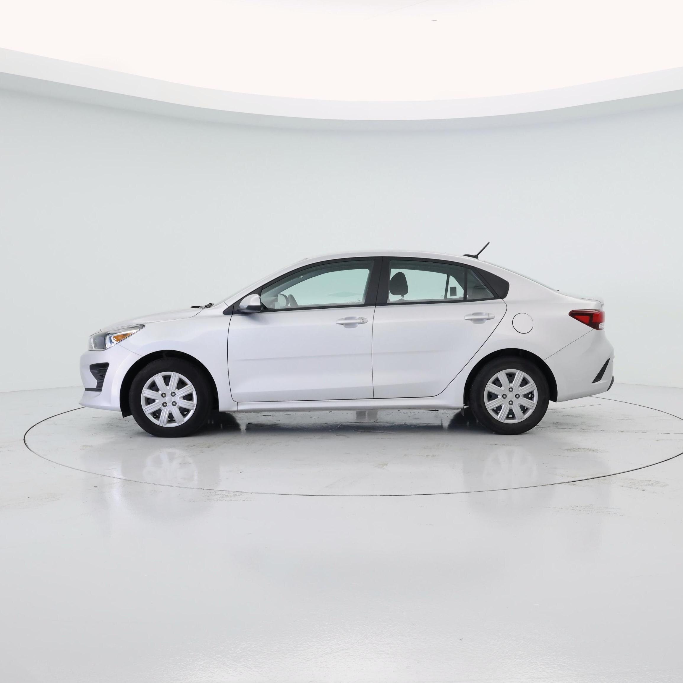 Thumbnail: 2023 Kia Rio - 3