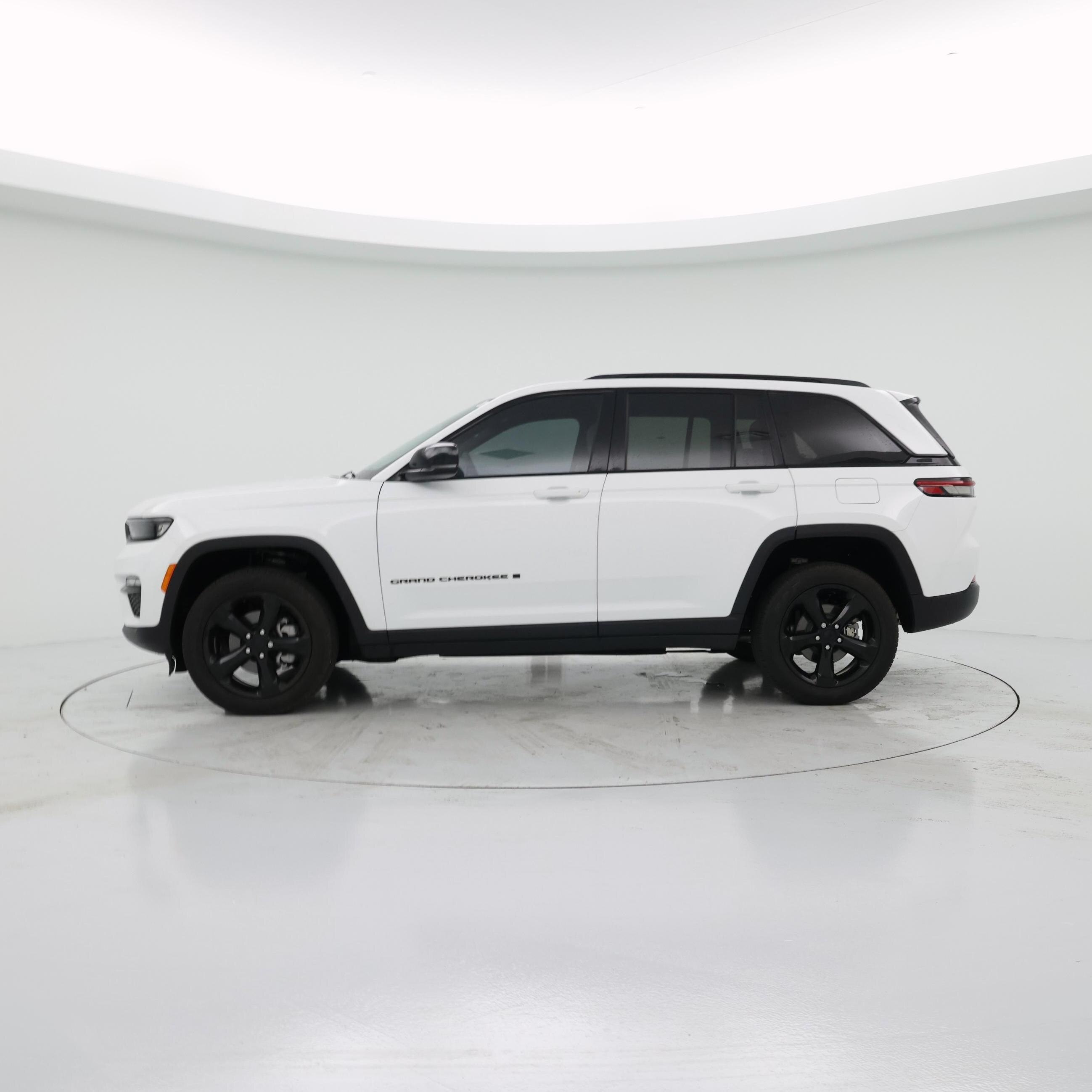 Thumbnail: 2025 Jeep Grand Cherokee - 3