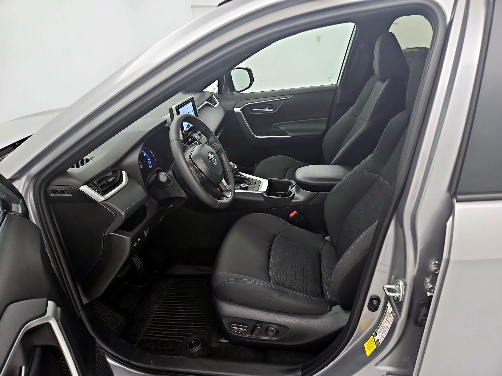 Thumbnail: 2024 Toyota RAV4 - 11