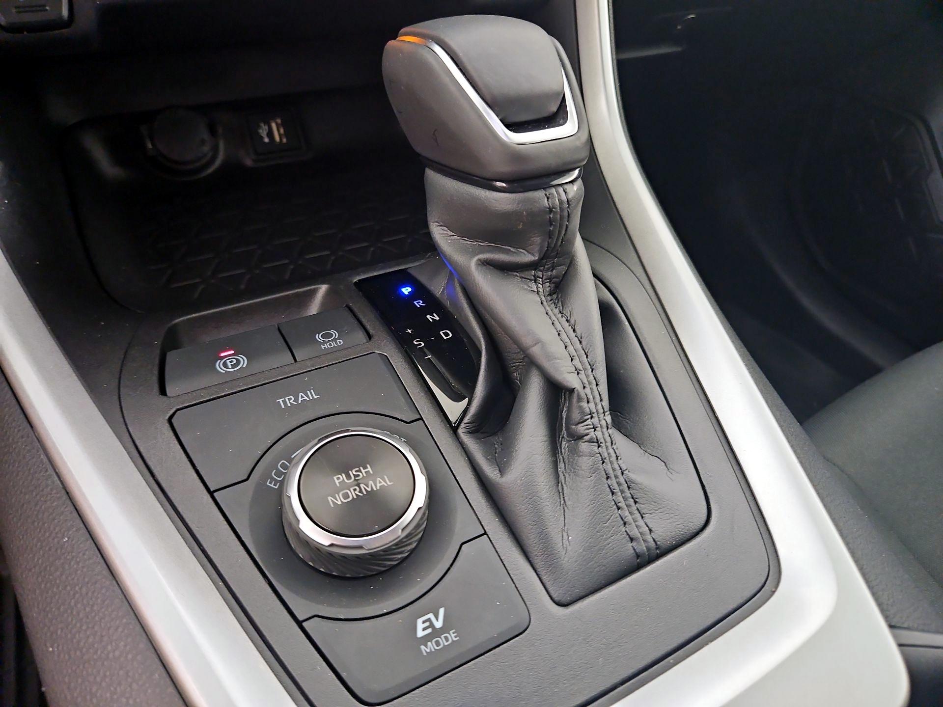 Thumbnail: 2024 Toyota RAV4 - 17