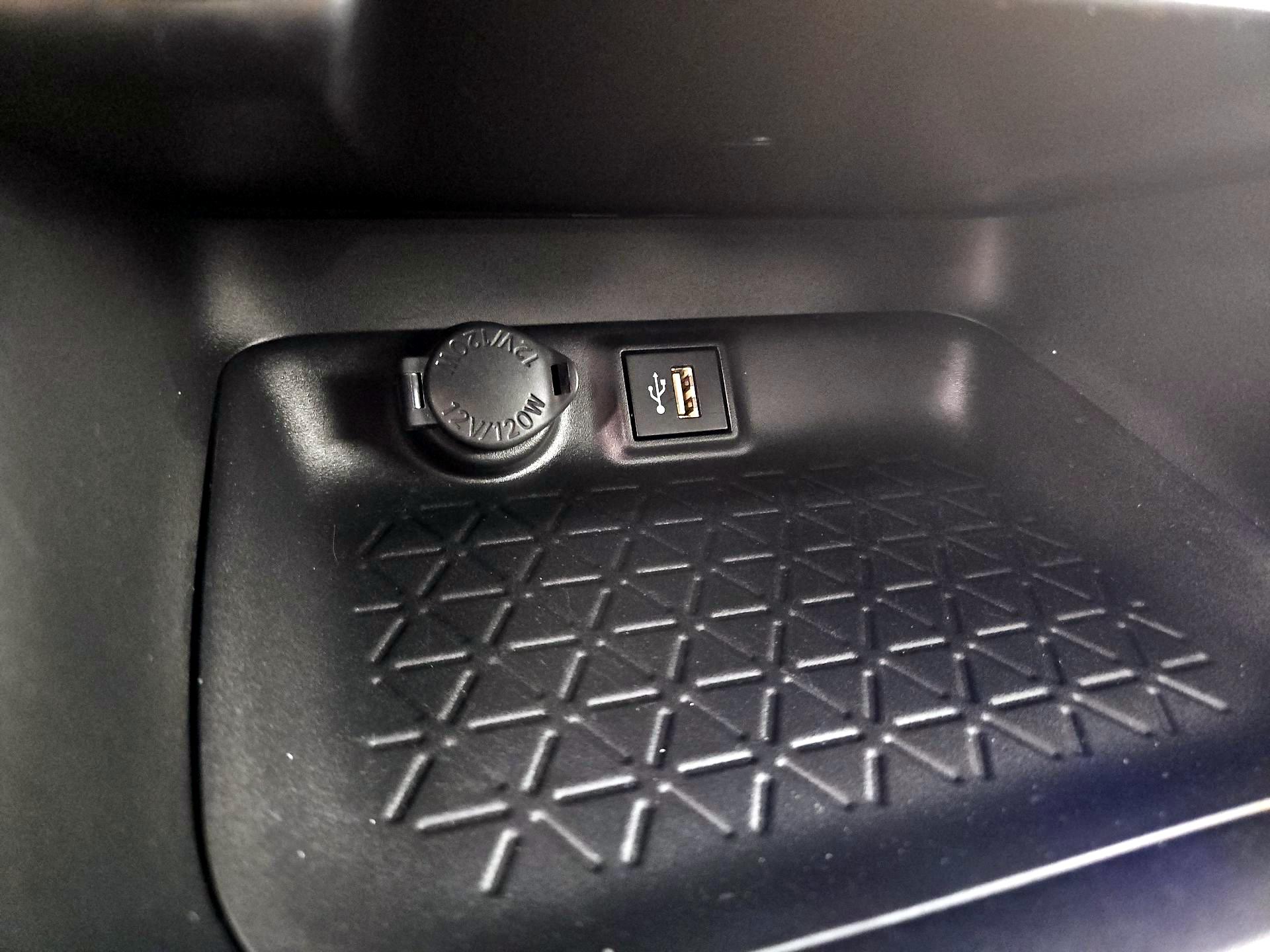 Thumbnail: 2024 Toyota RAV4 - 18