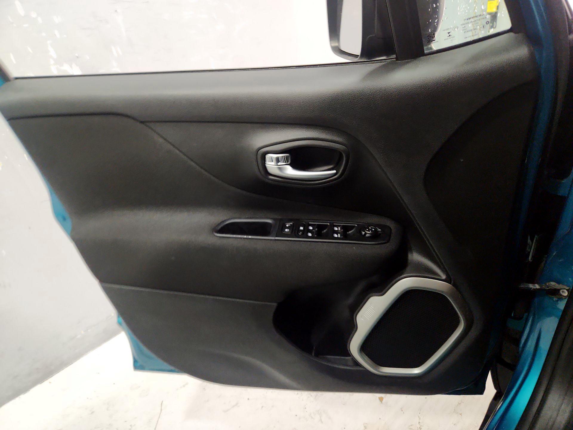 Thumbnail: 2021 Jeep Renegade - 12