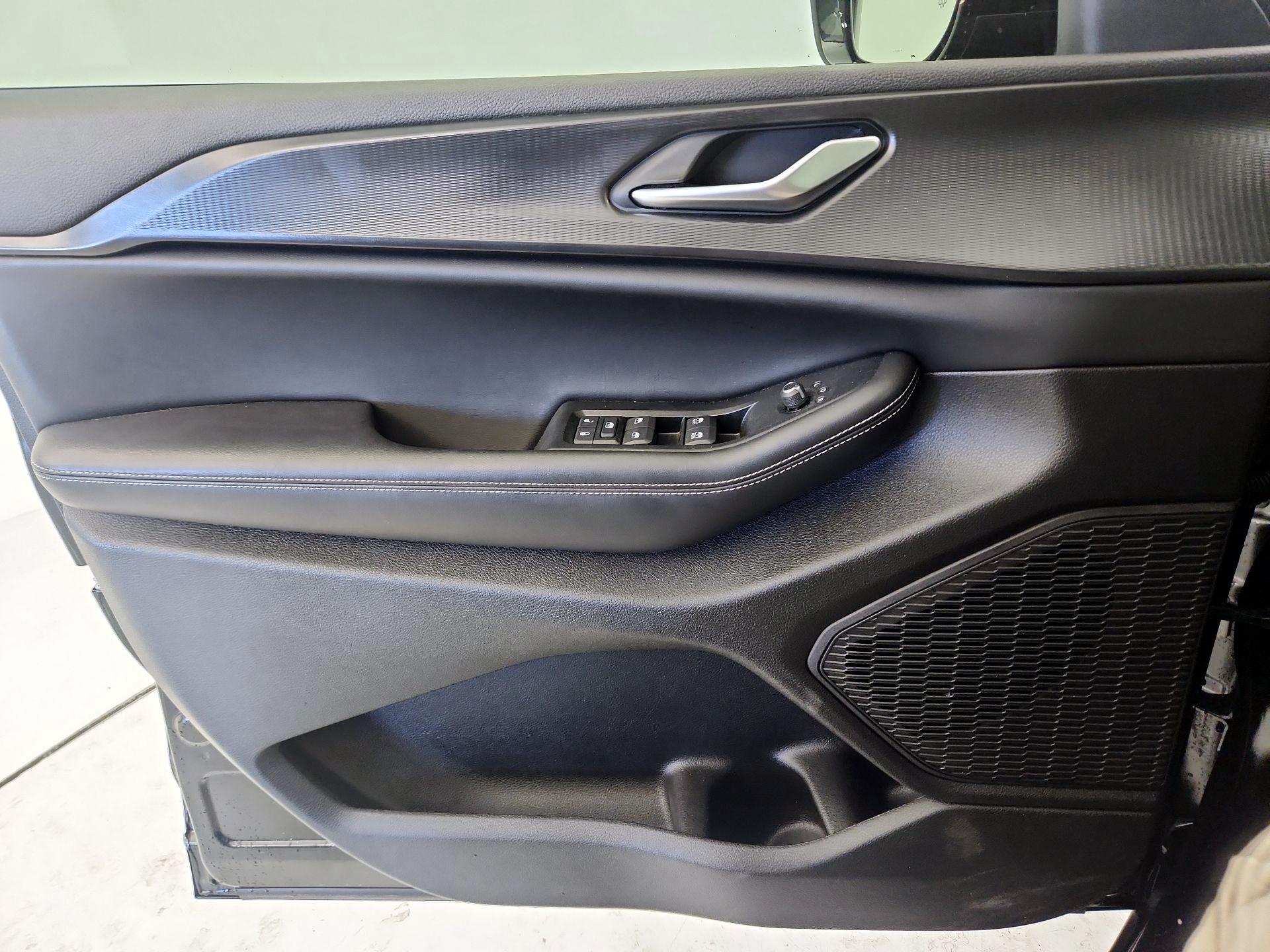 Thumbnail: 2025 Jeep Grand Cherokee - 10