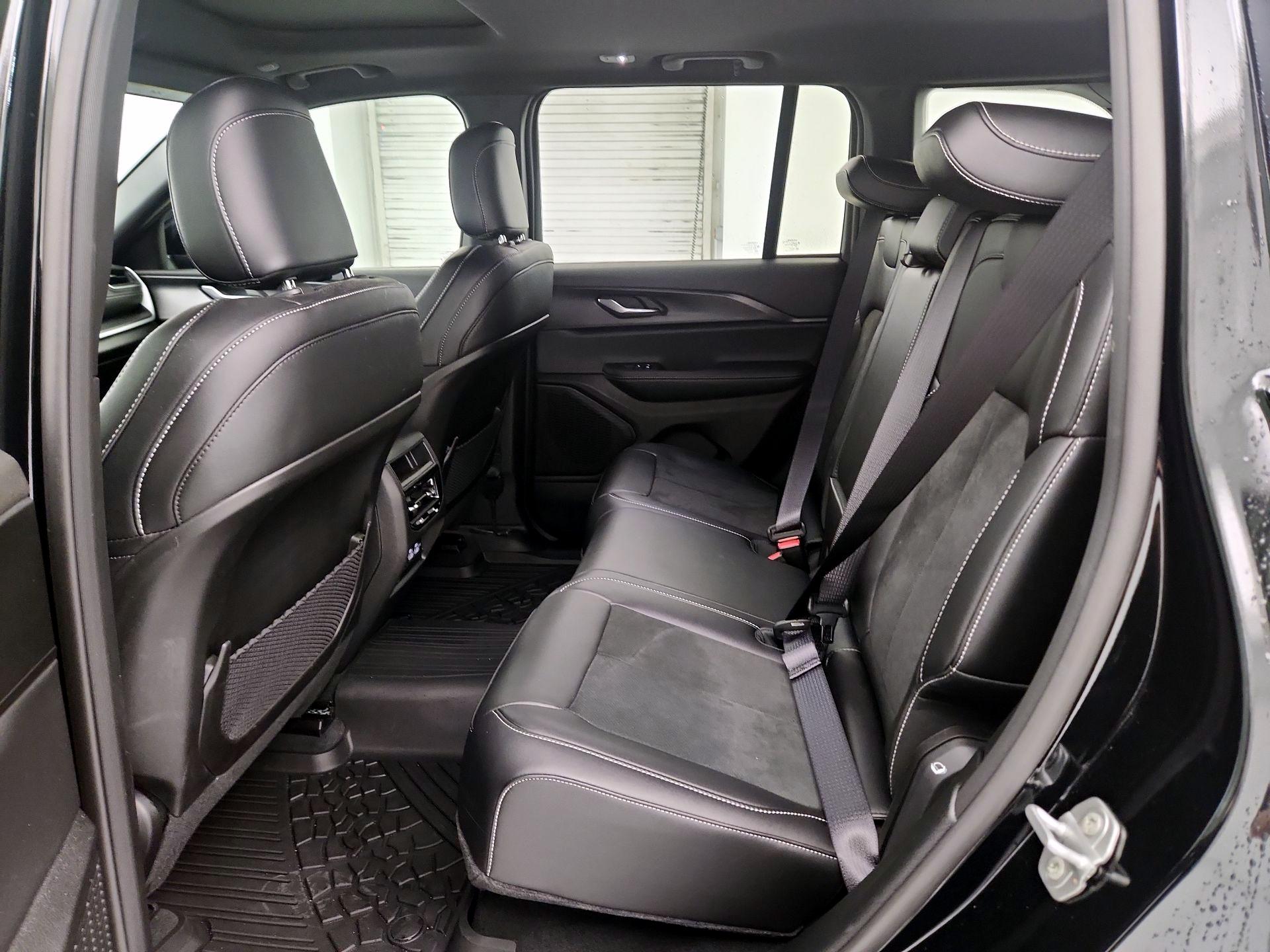 Thumbnail: 2025 Jeep Grand Cherokee - 17