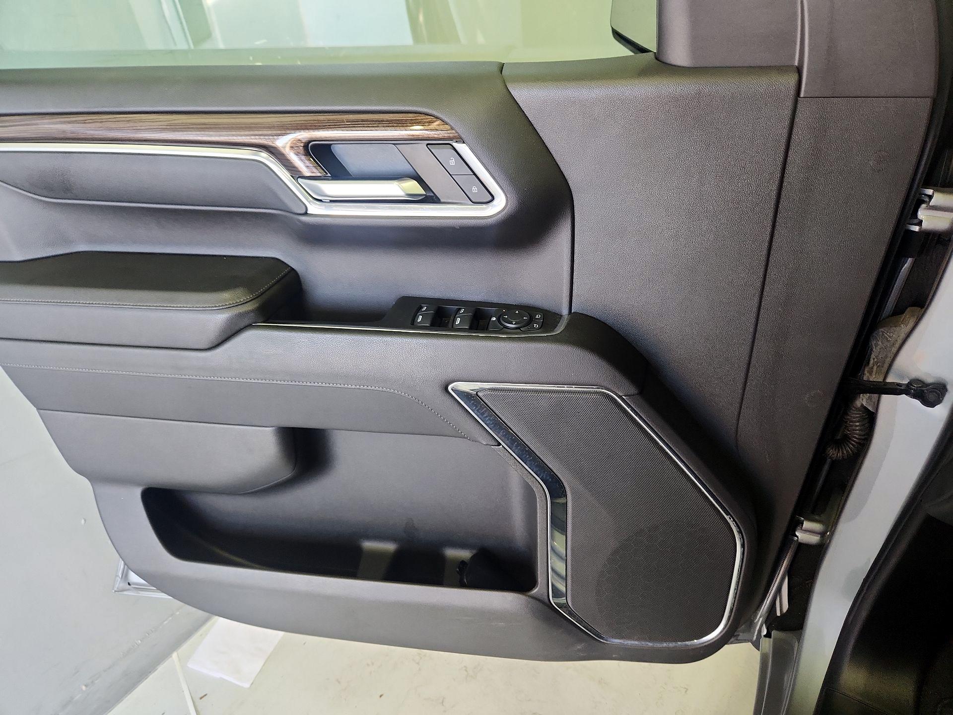 Thumbnail: 2023 Chevrolet Silverado 1500 - 12