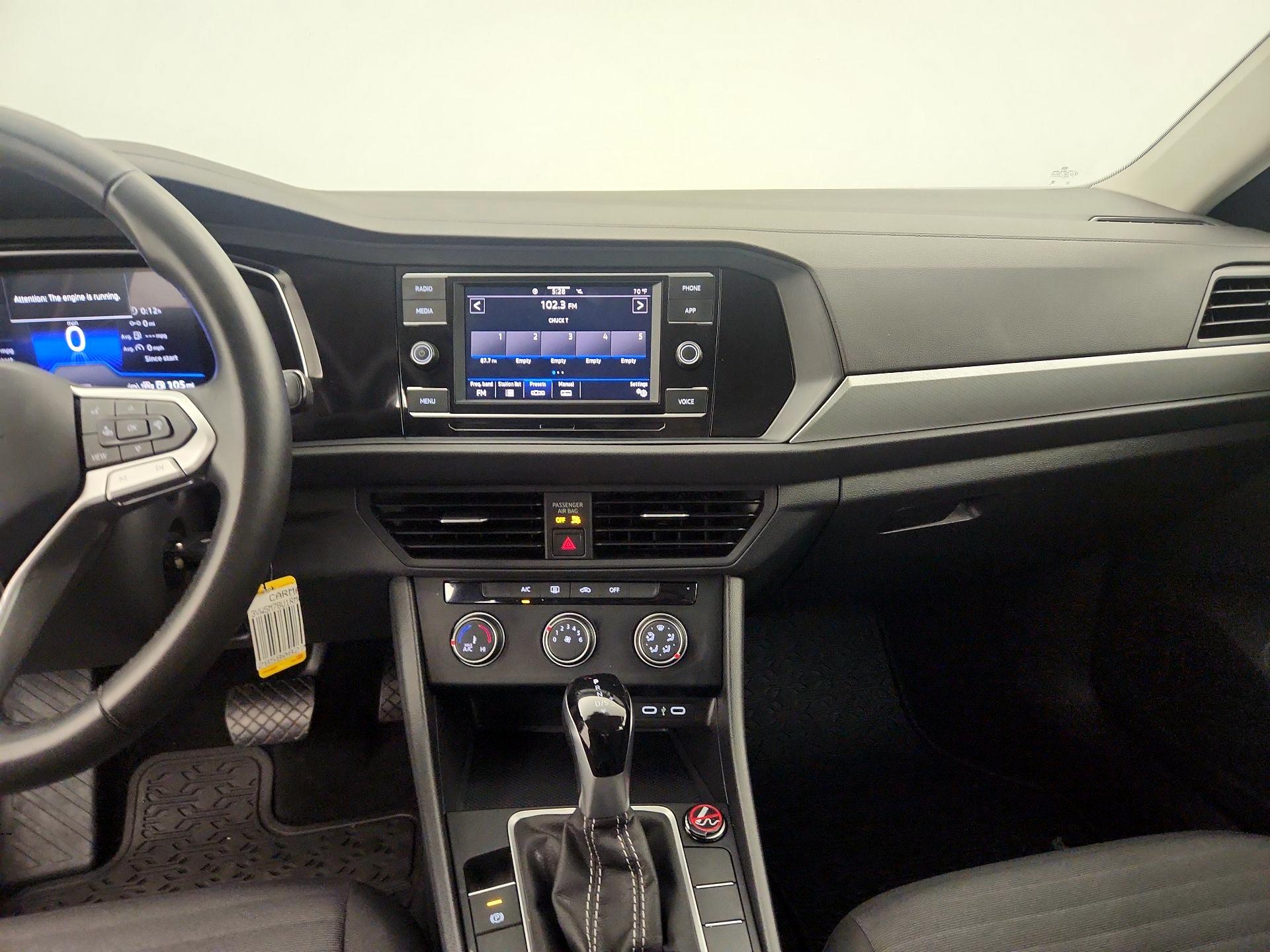 Thumbnail: 2024 Volkswagen Jetta - 9