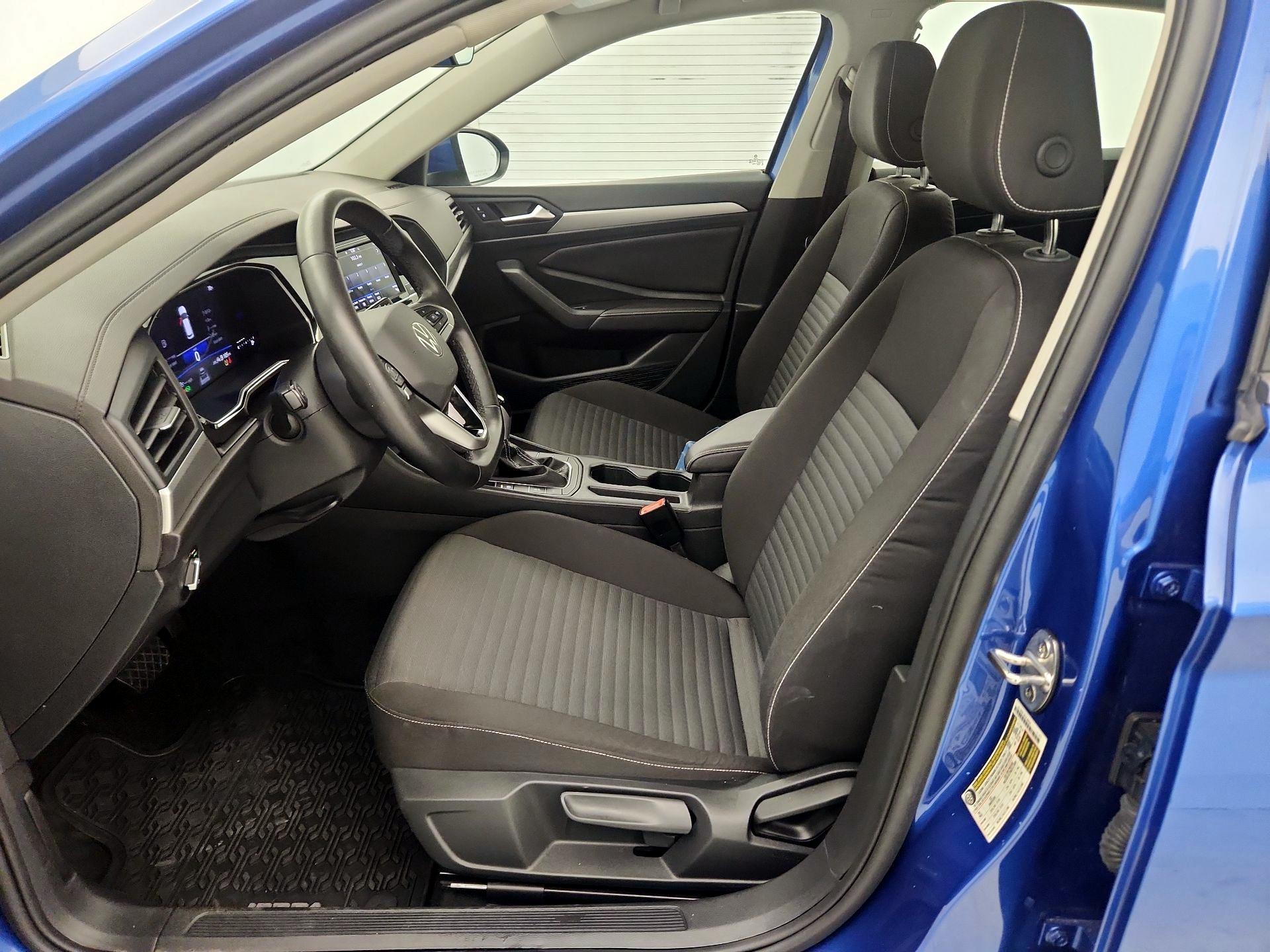 Thumbnail: 2024 Volkswagen Jetta - 11