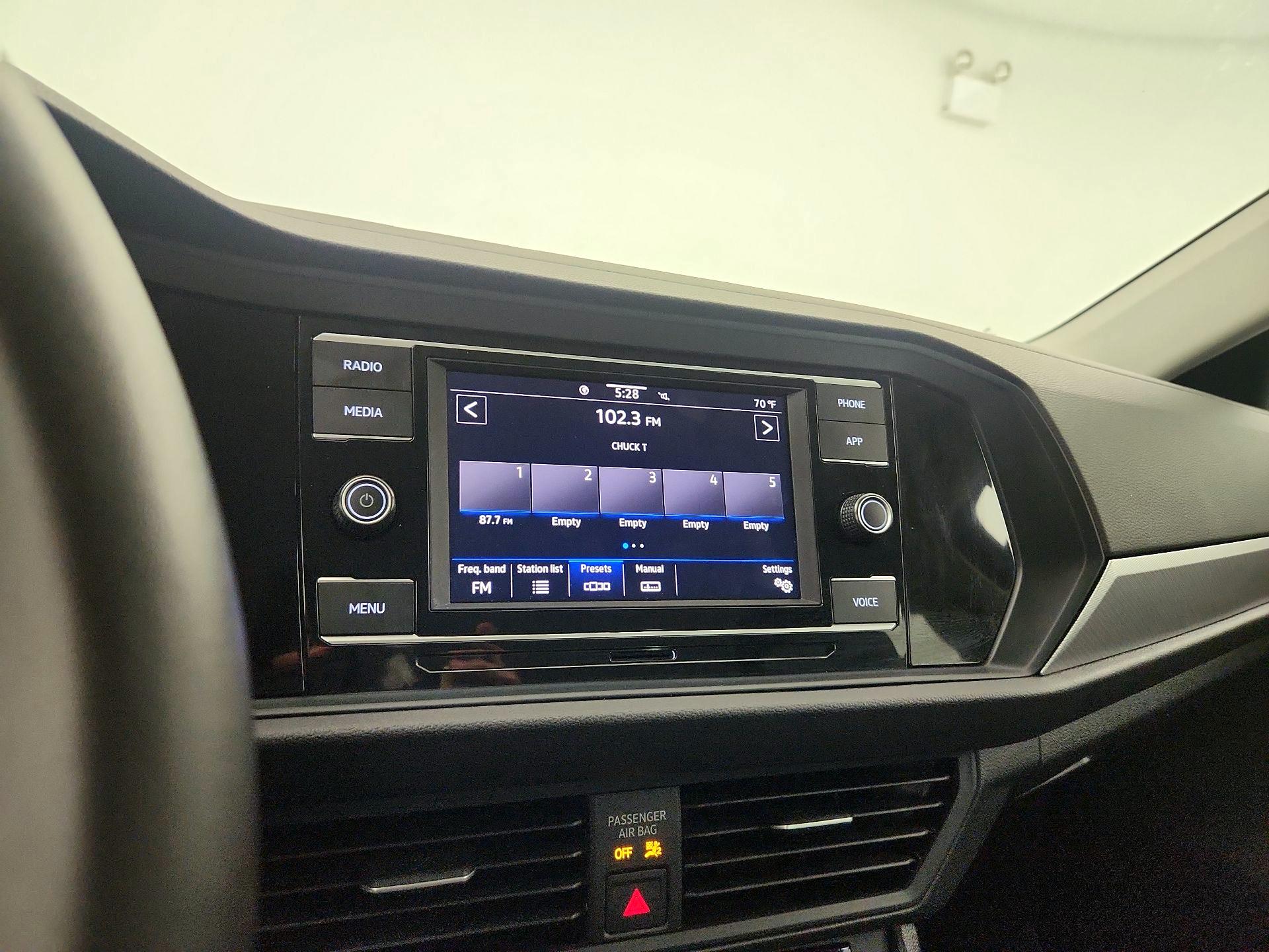 Thumbnail: 2024 Volkswagen Jetta - 15