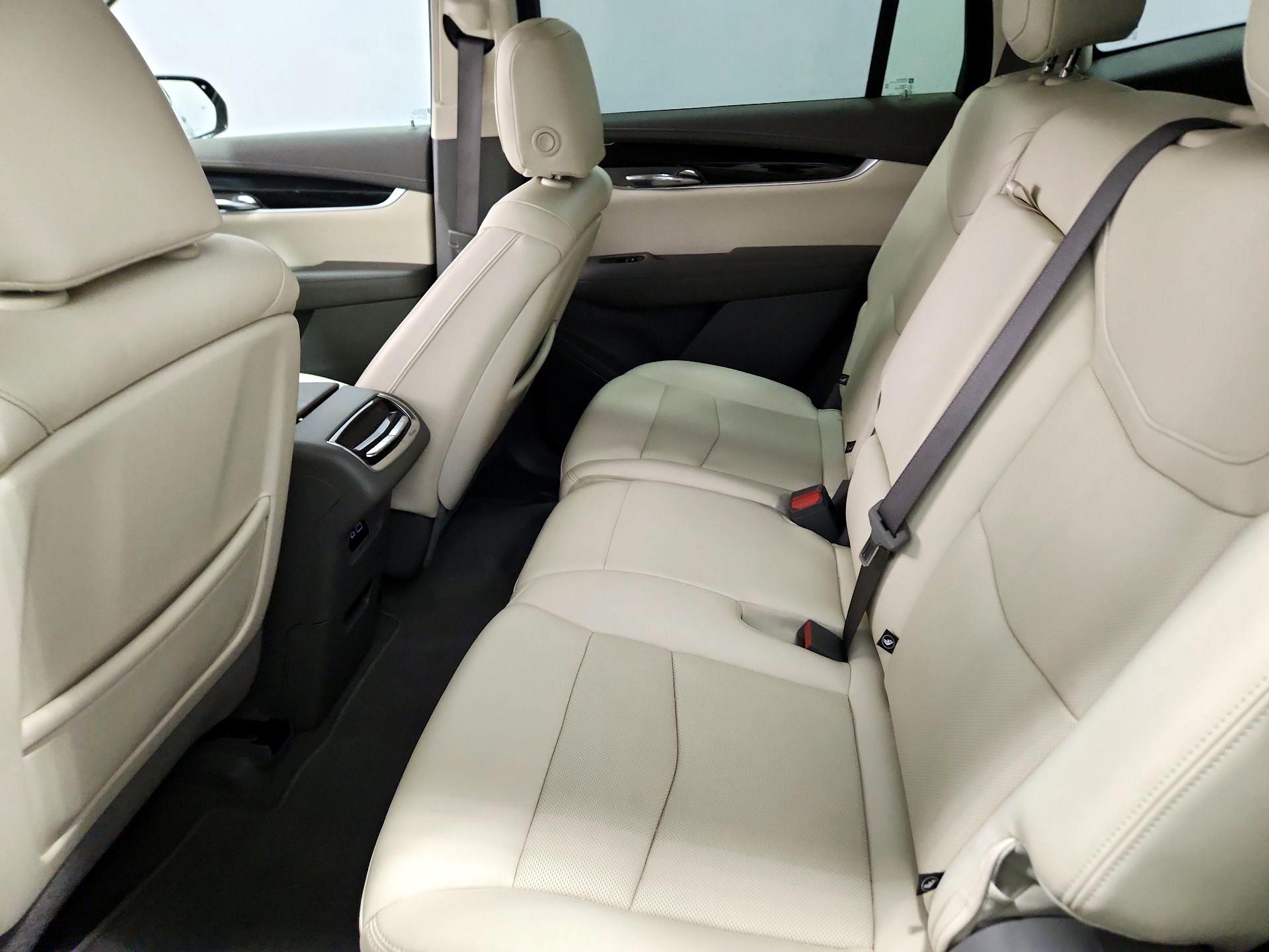 Thumbnail: 2021 Cadillac XT6 - 18