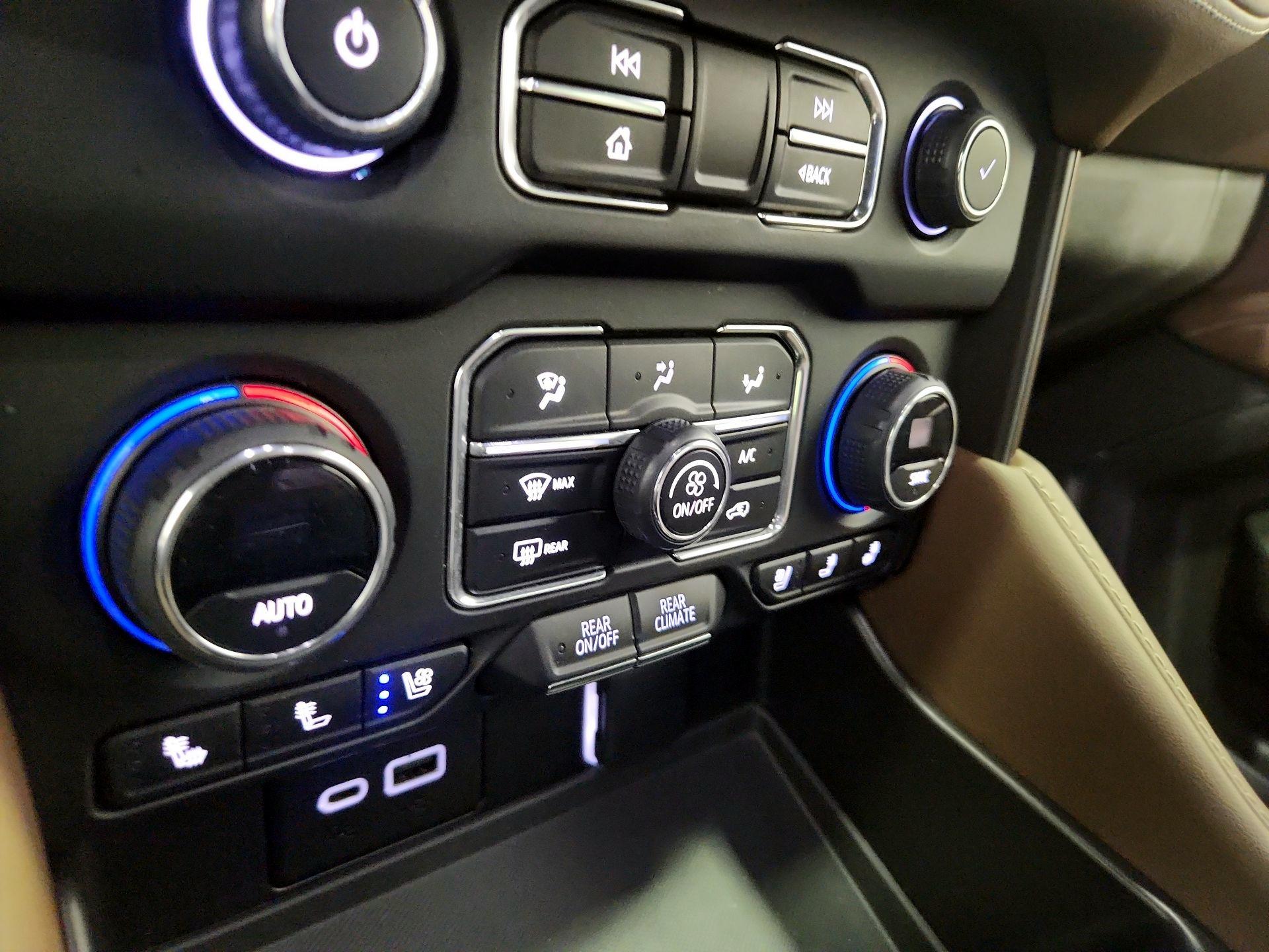 Thumbnail: 2023 Chevrolet Tahoe - 16