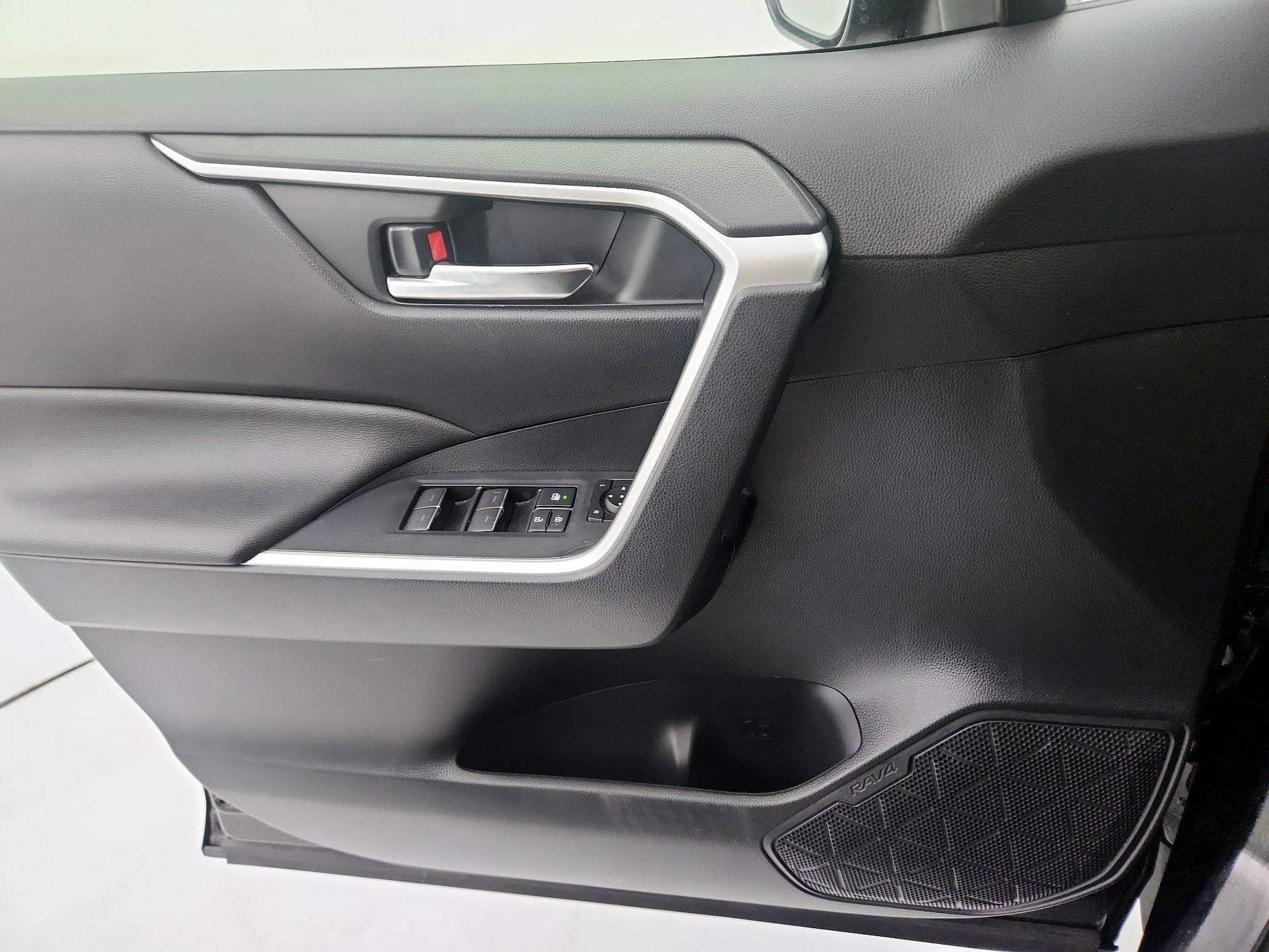 Thumbnail: 2023 Toyota RAV4 - 12