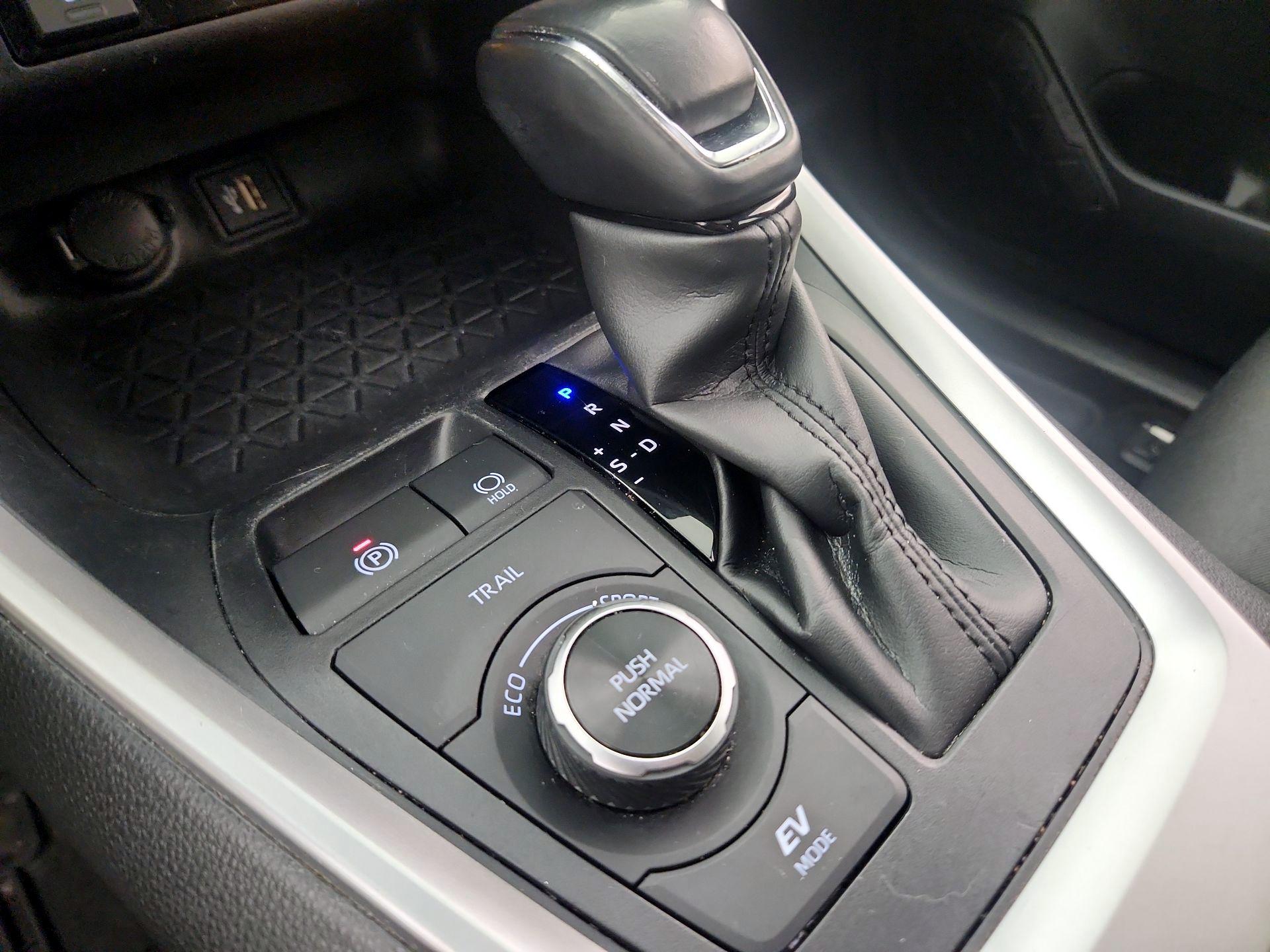 Thumbnail: 2023 Toyota RAV4 - 18