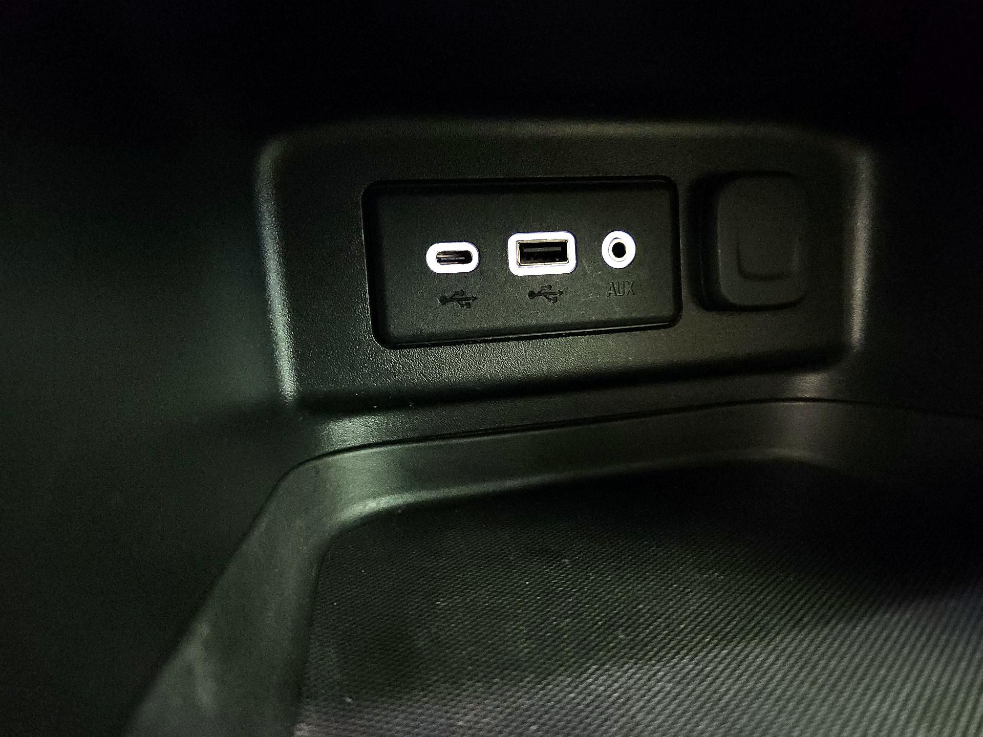 Thumbnail: 2019 Chevrolet Equinox - 18