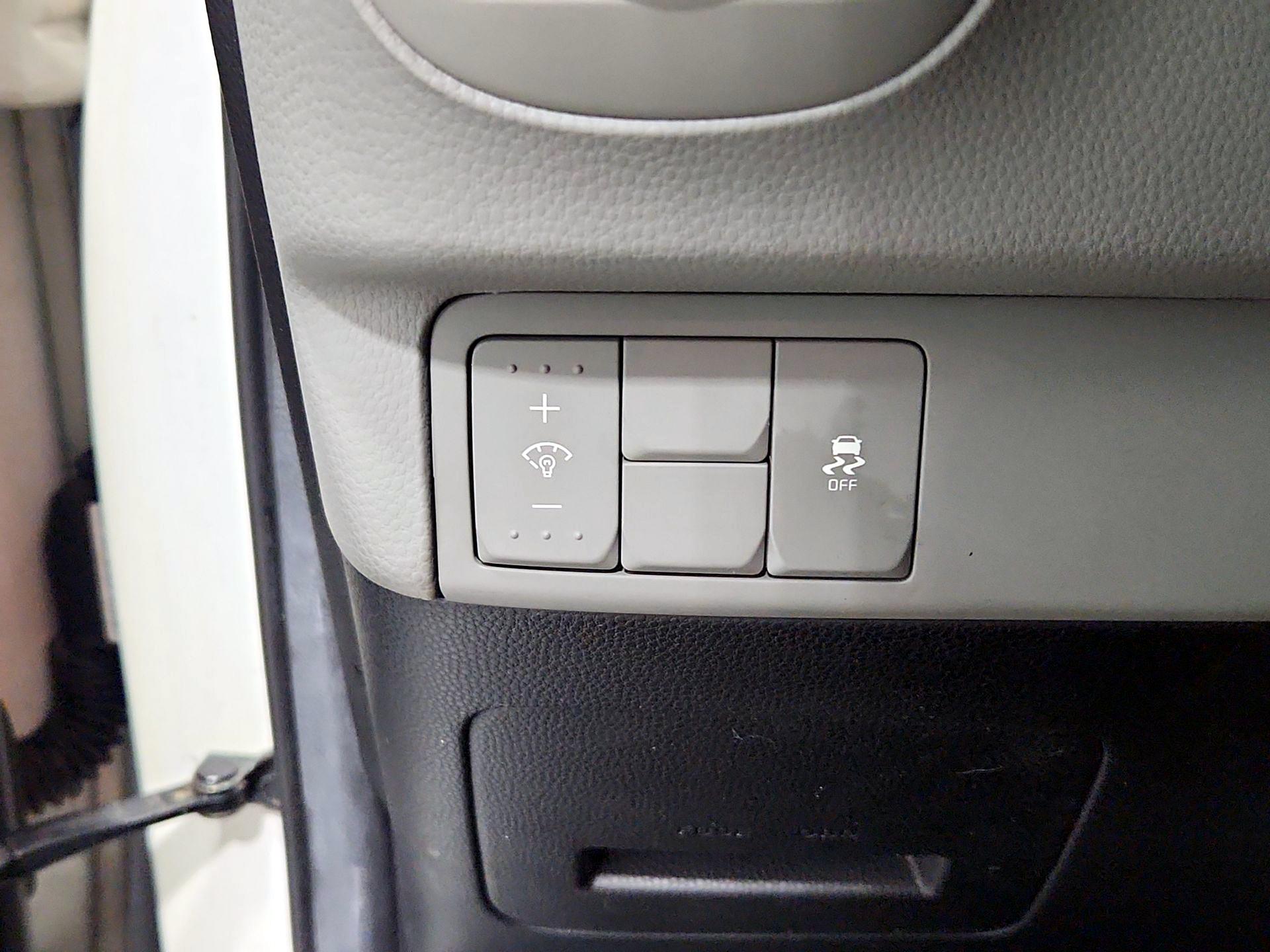 Thumbnail: 2014 Kia Soul - 13