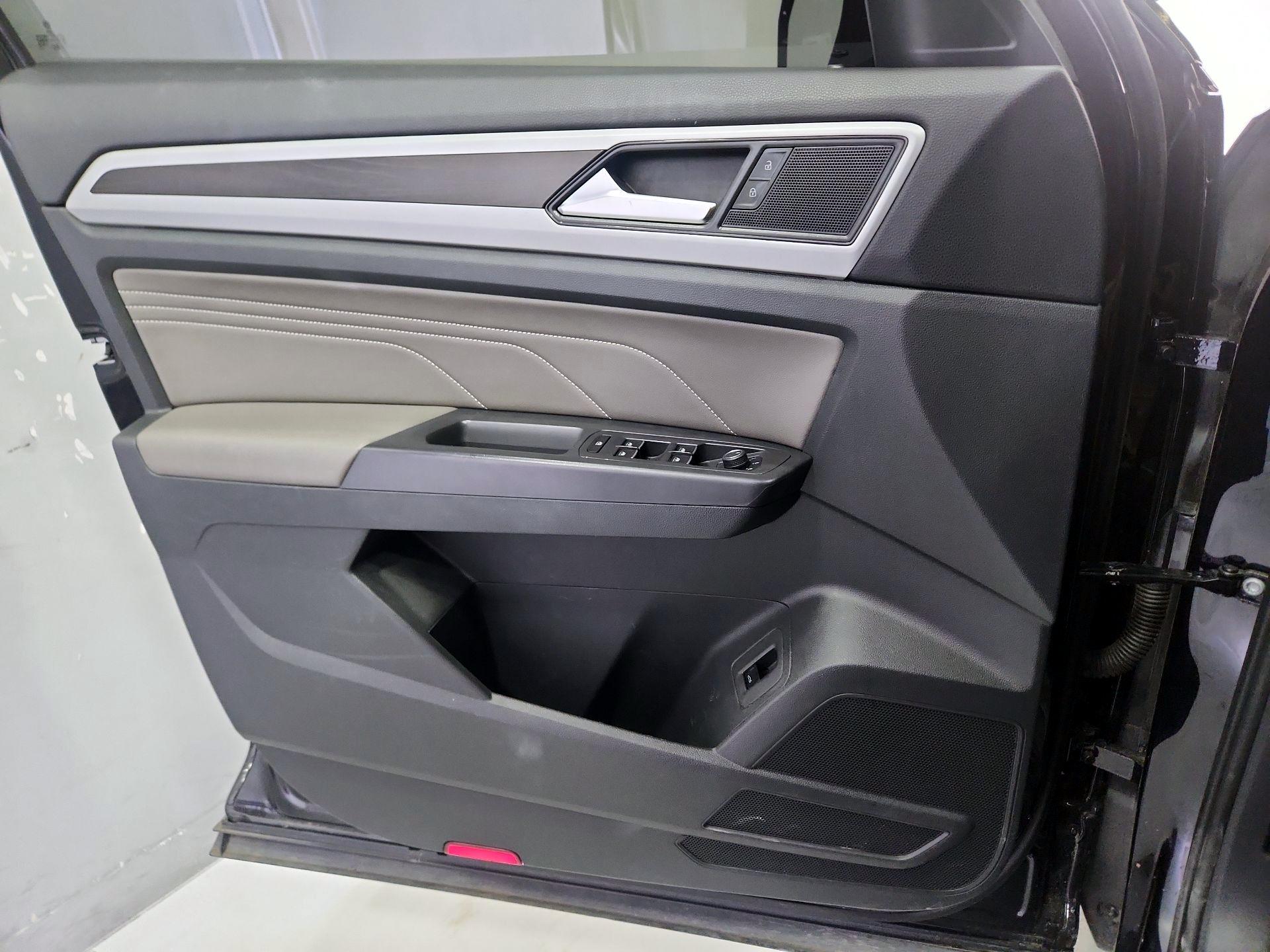 Thumbnail: 2023 Volkswagen Atlas - 12