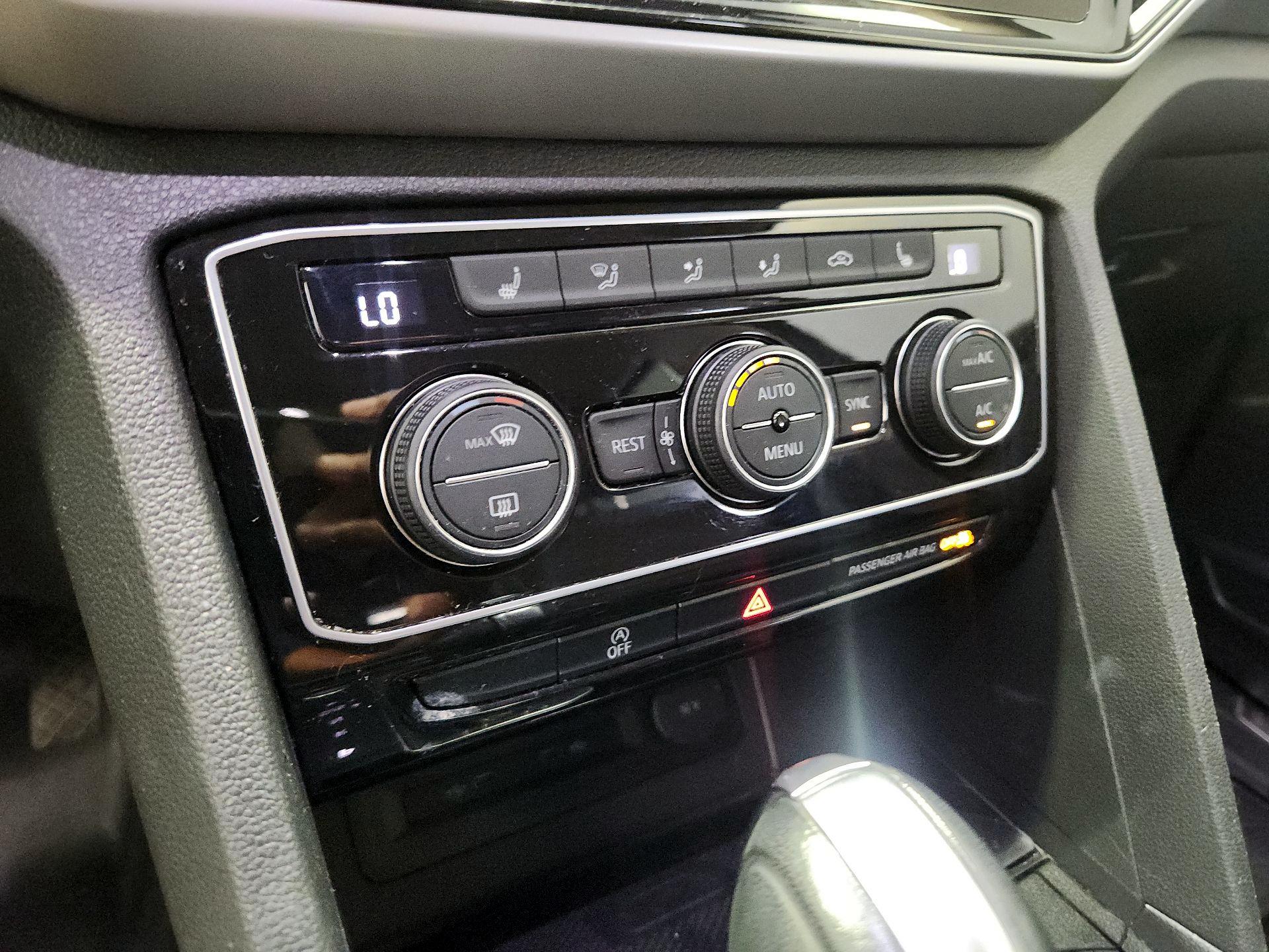 Thumbnail: 2023 Volkswagen Atlas - 16