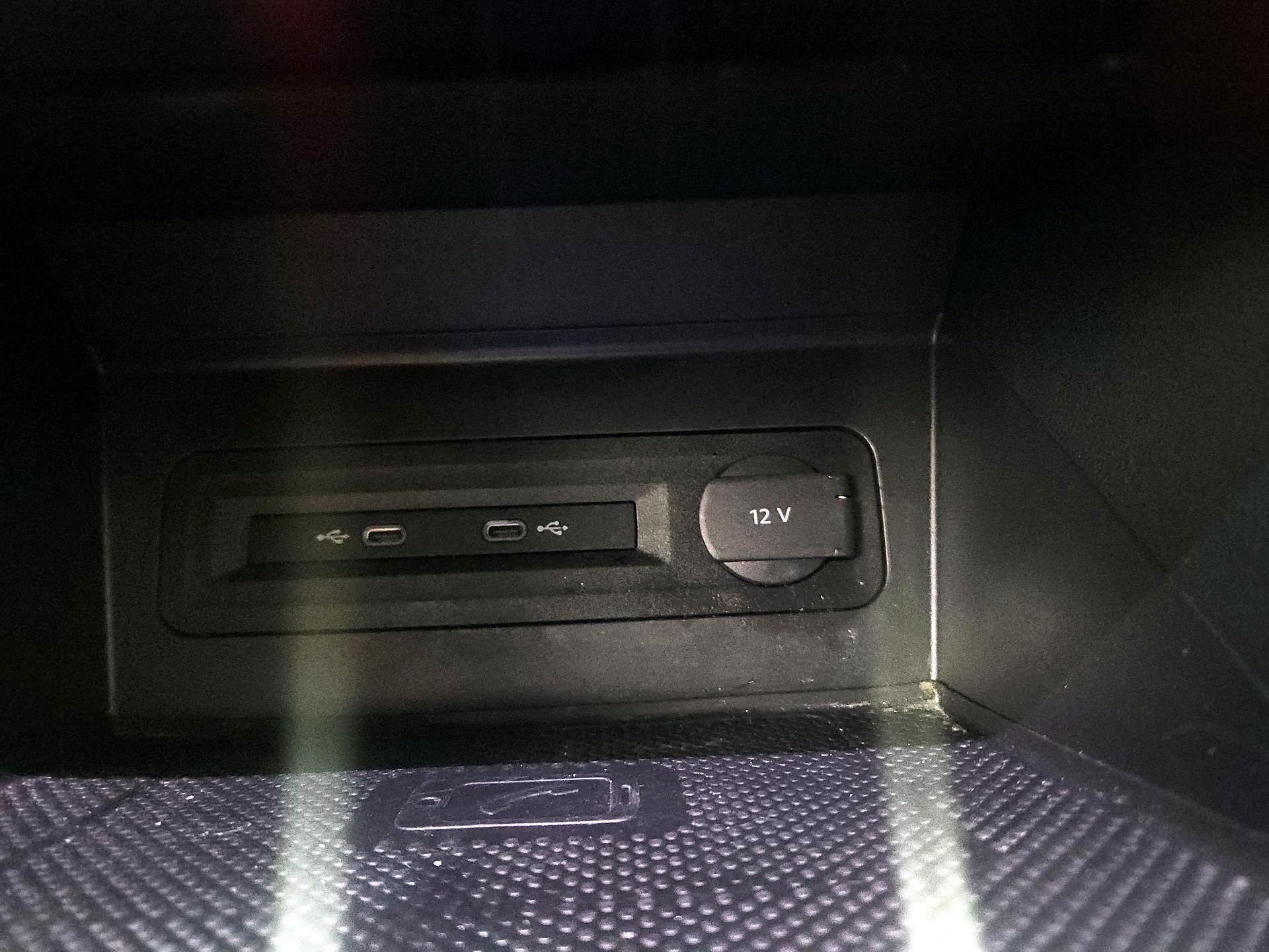 Thumbnail: 2023 Volkswagen Atlas - 18