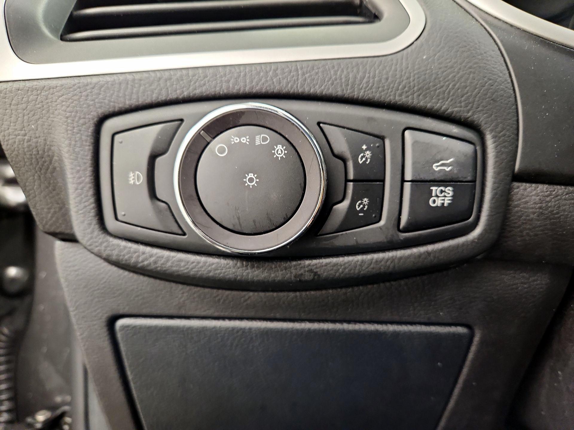 Thumbnail: 2019 Ford Edge - 13