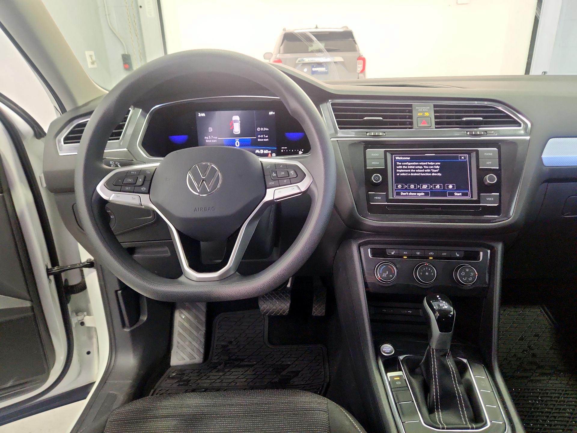 Thumbnail: 2023 Volkswagen Tiguan - 9