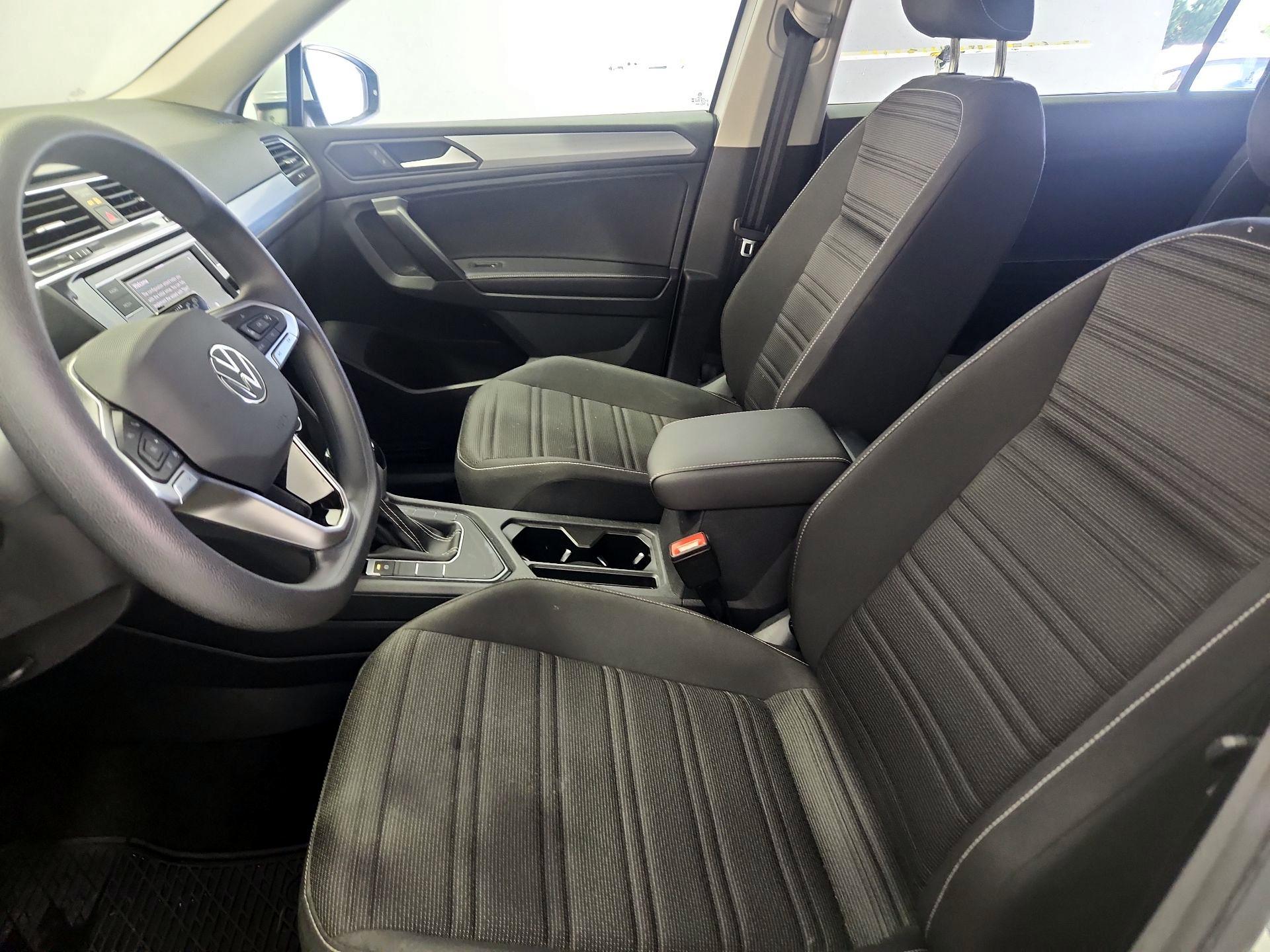 Thumbnail: 2023 Volkswagen Tiguan - 11
