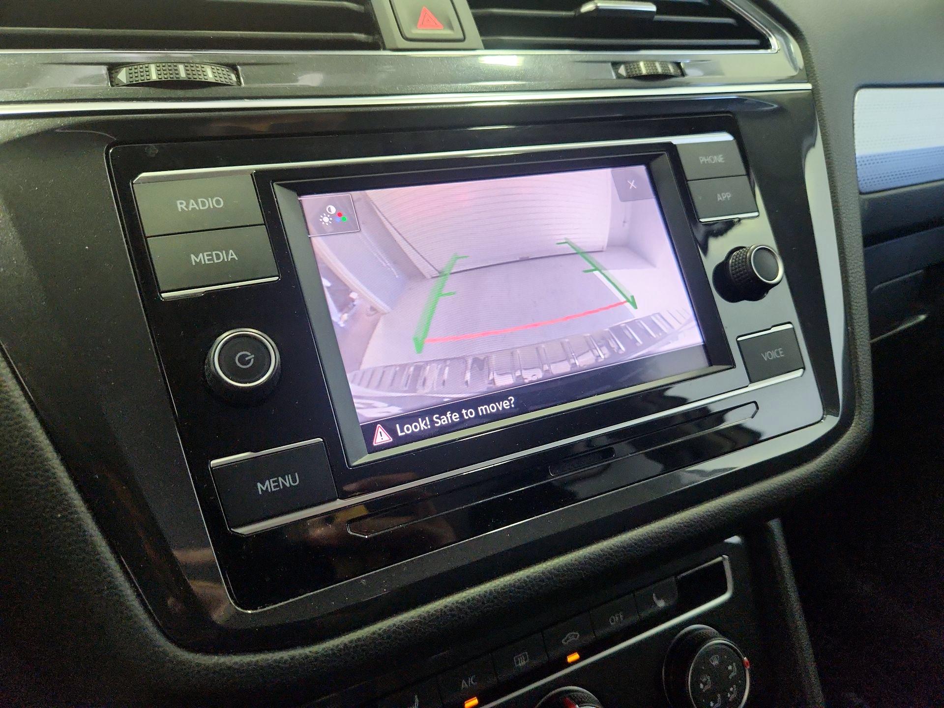 Thumbnail: 2023 Volkswagen Tiguan - 14