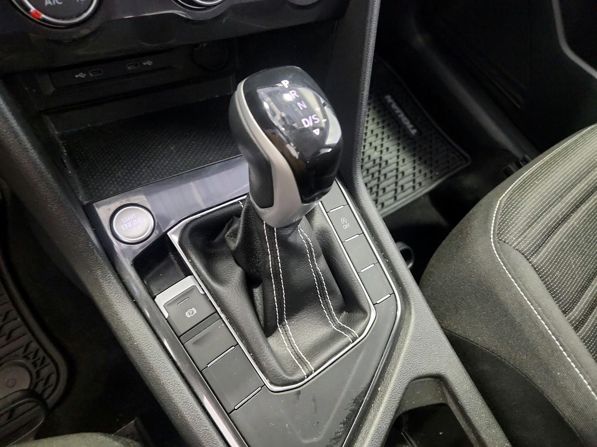 Thumbnail: 2023 Volkswagen Tiguan - 17