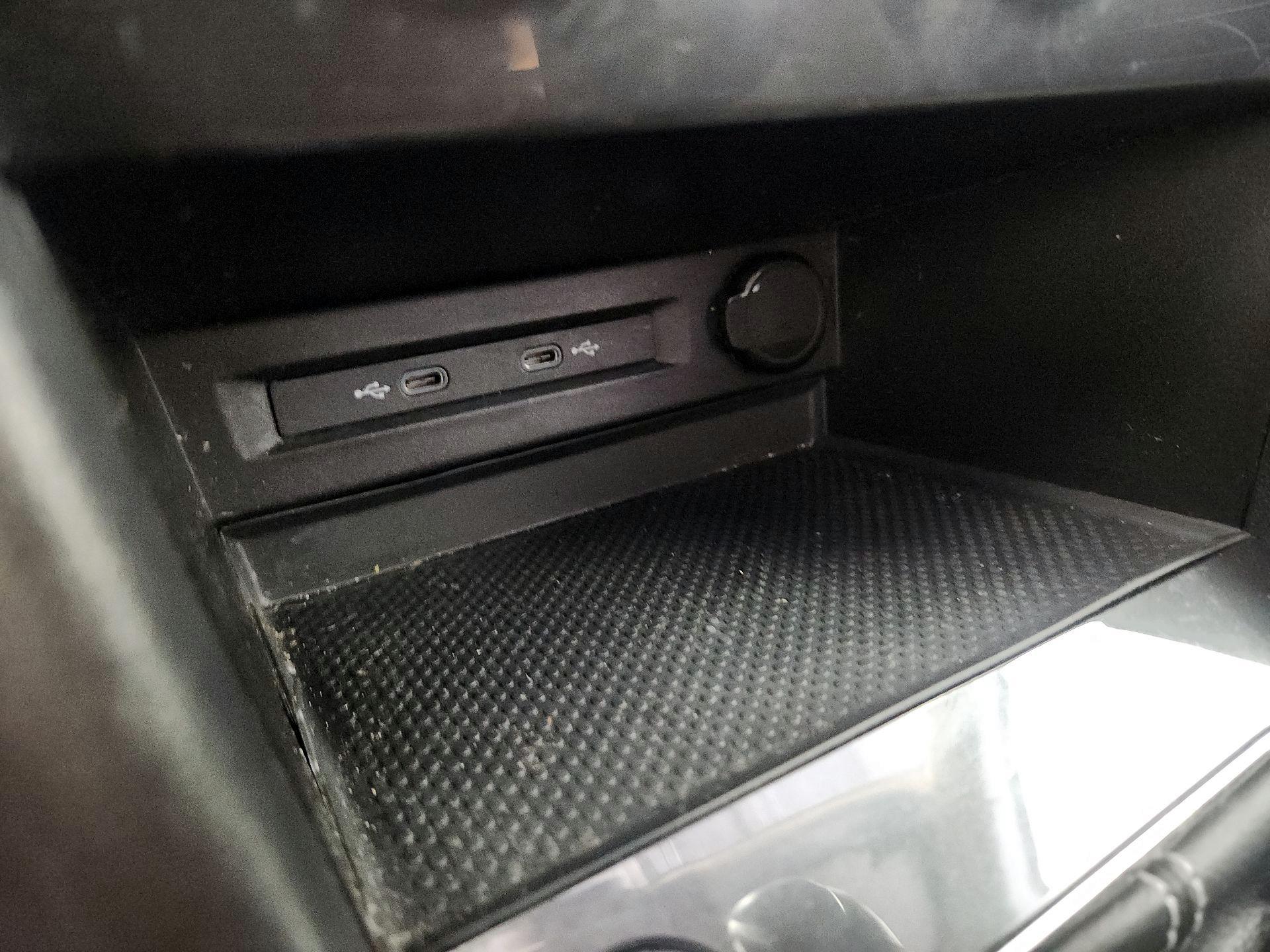 Thumbnail: 2023 Volkswagen Tiguan - 18