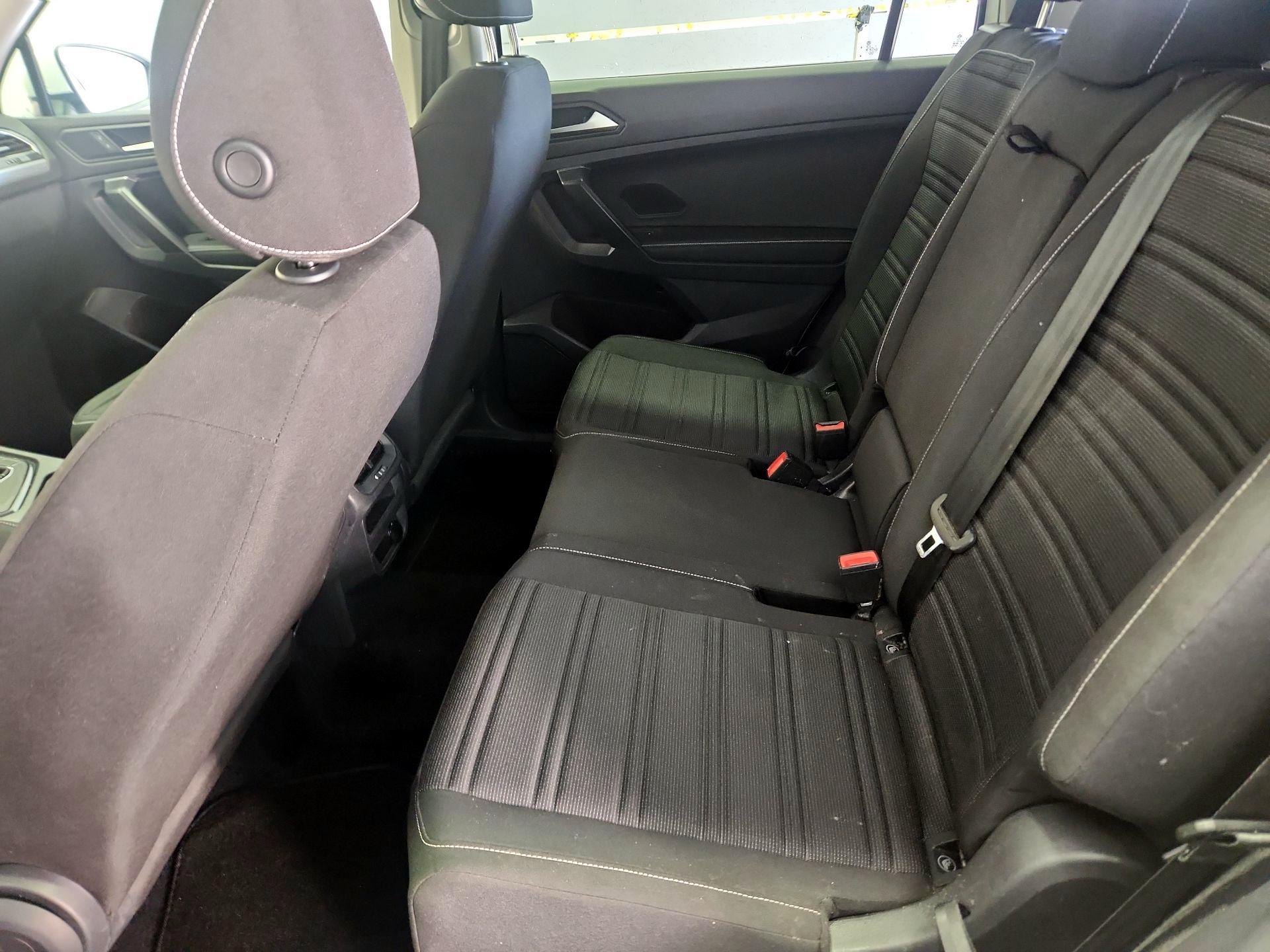 Thumbnail: 2023 Volkswagen Tiguan - 19