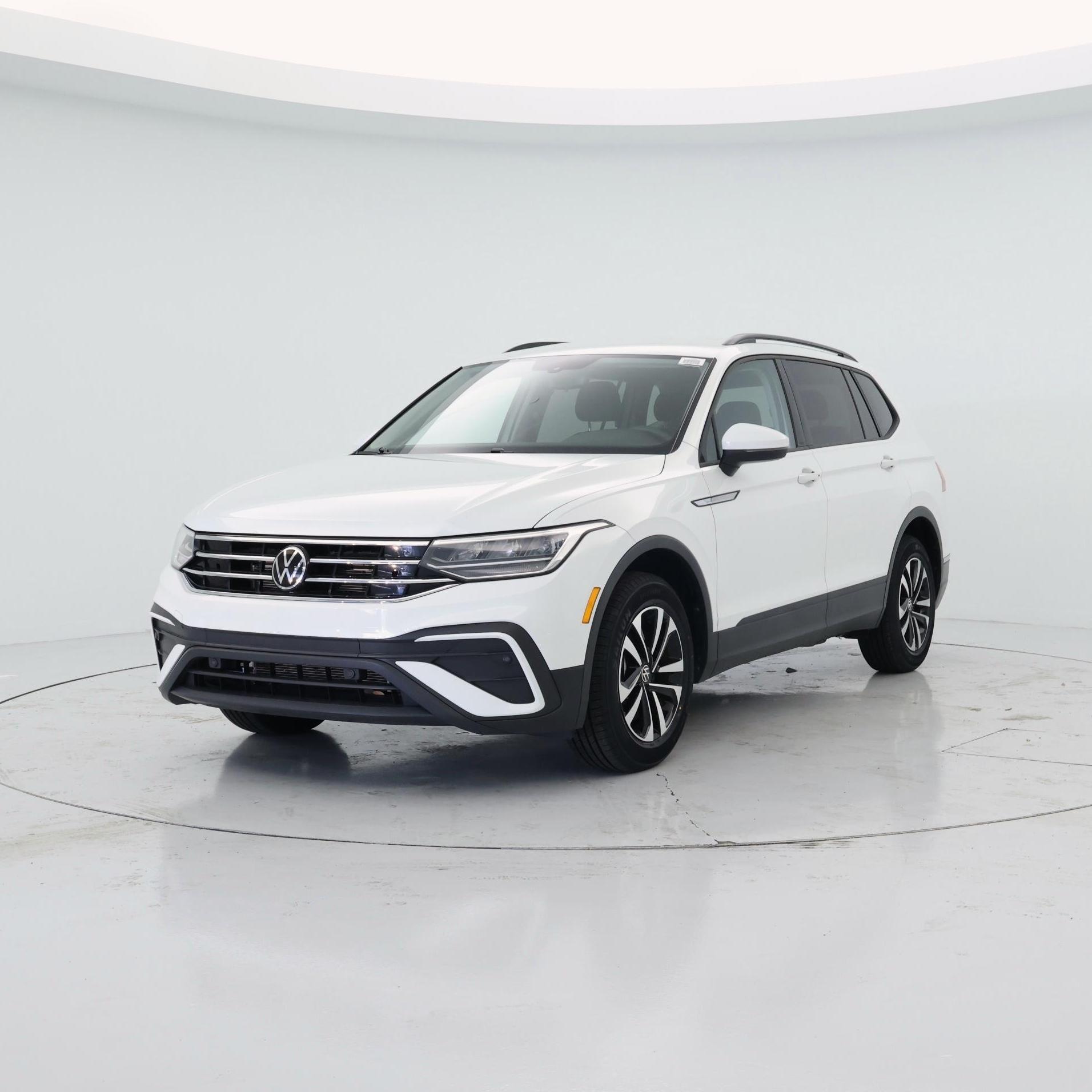 Thumbnail: 2023 Volkswagen Tiguan - 4