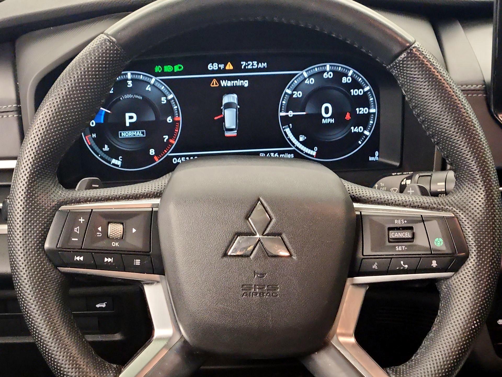 Thumbnail: 2023 Mitsubishi Outlander - 10