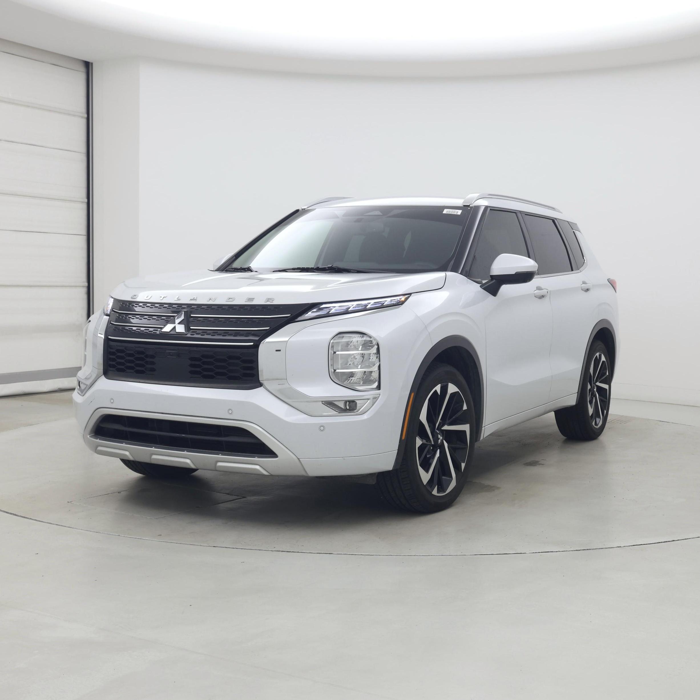 Thumbnail: 2023 Mitsubishi Outlander - 4