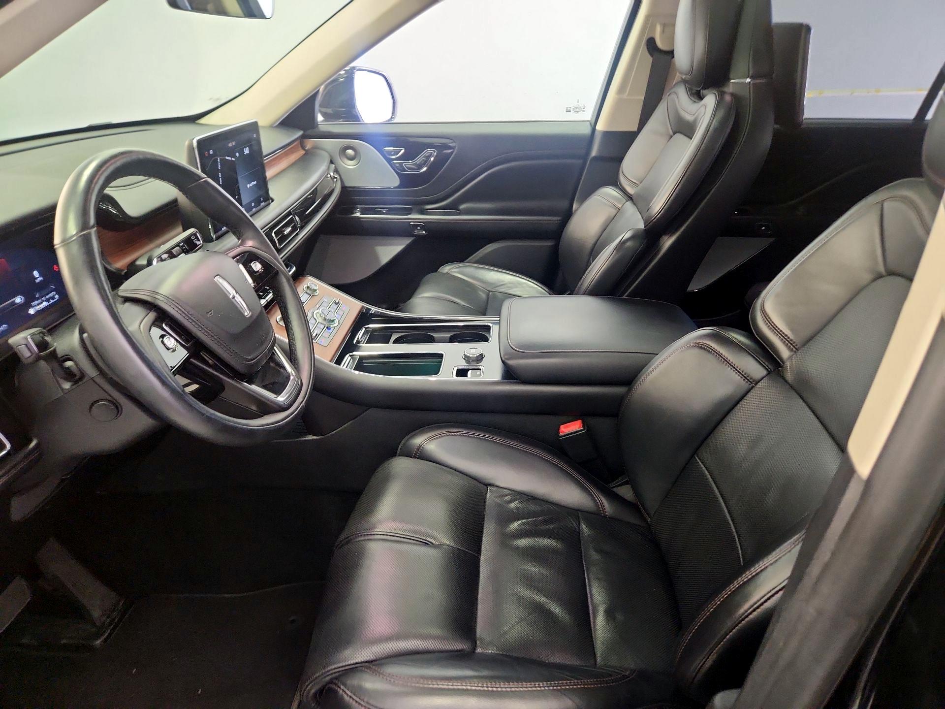 Thumbnail: 2020 Lincoln Aviator - 11